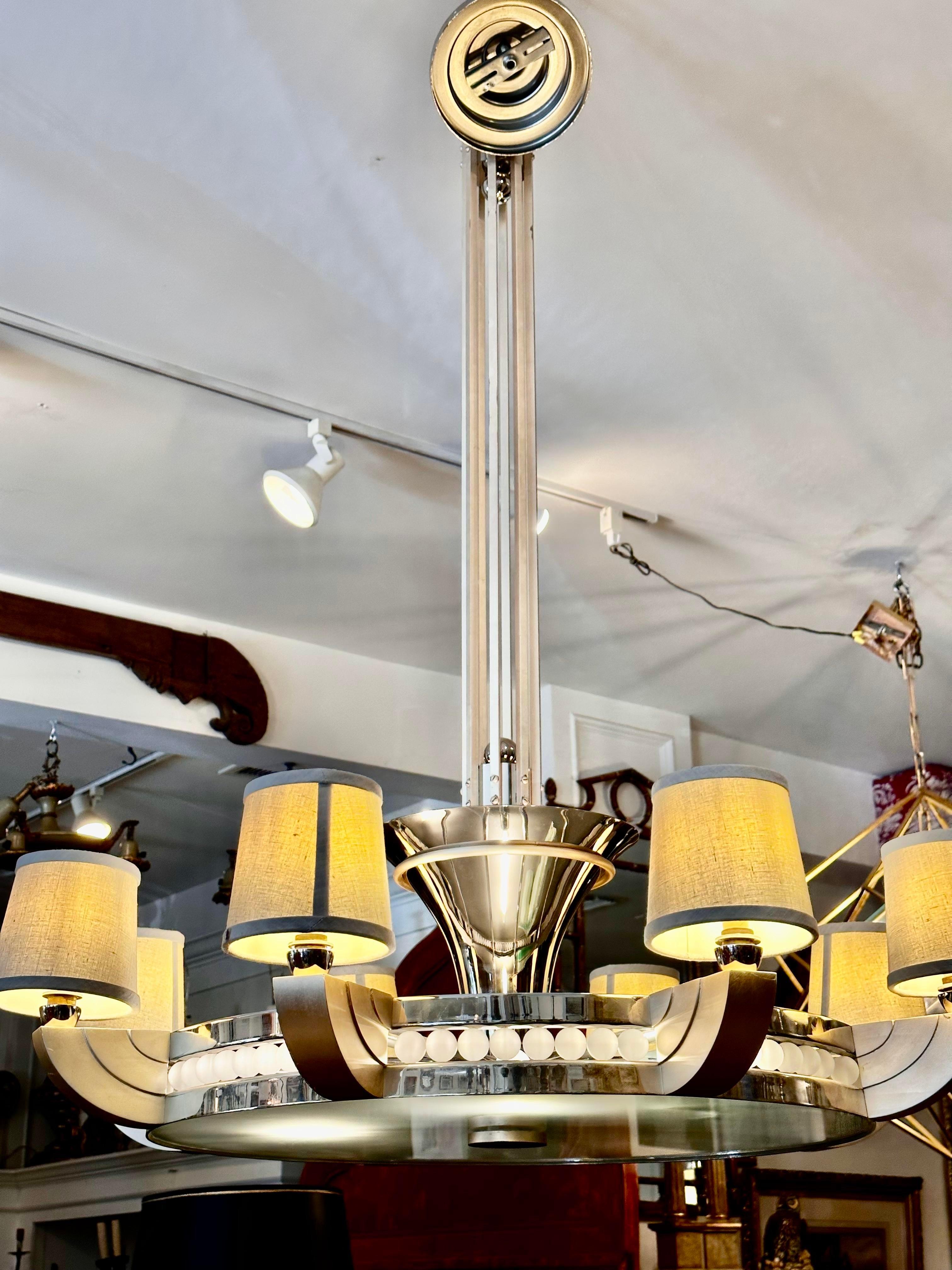 Enorme lampadario Art Deco Sally Sirkin Lewis per J. Robert Scott Odette In condizioni buone in vendita a LOS ANGELES, CA