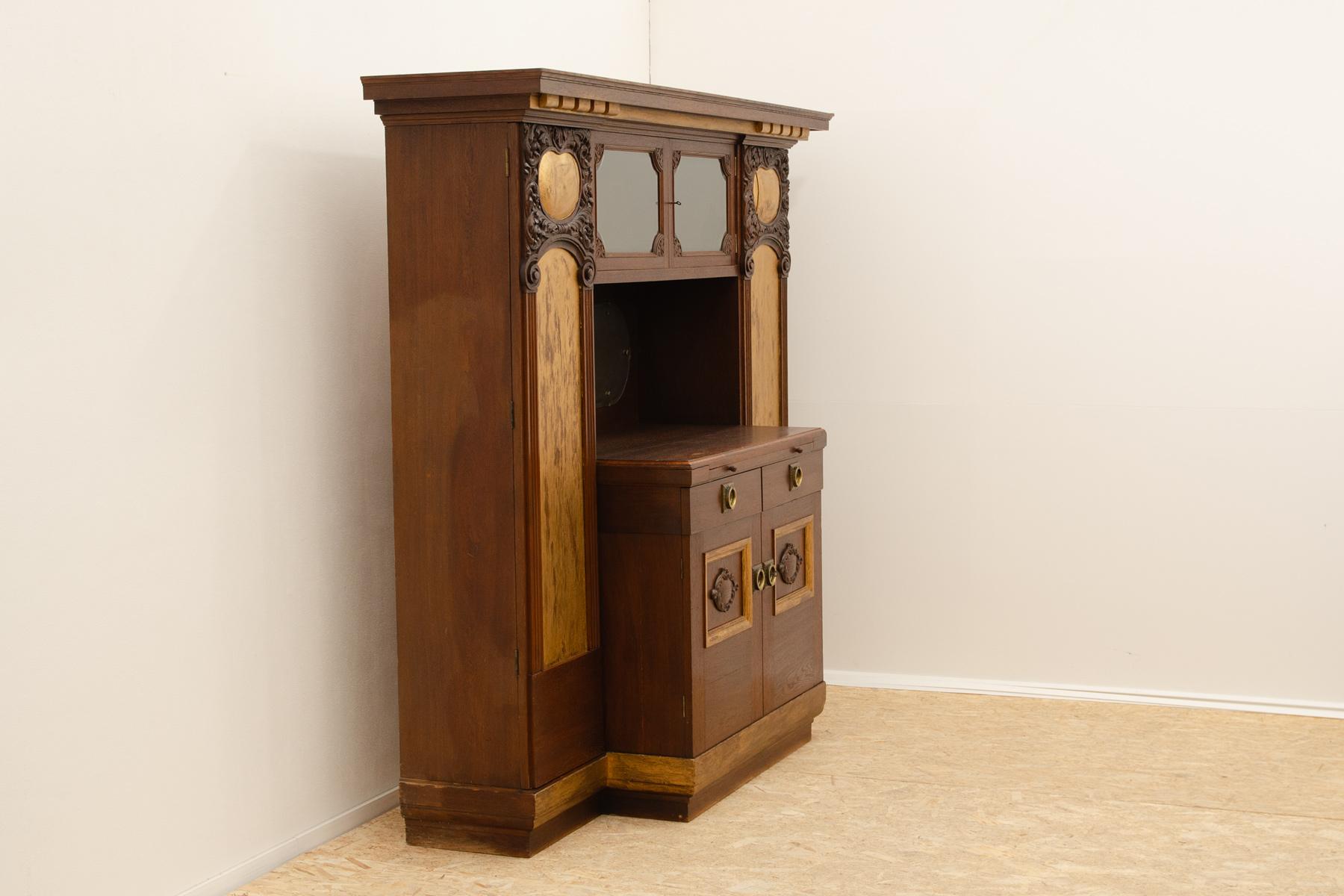 Austriaco Enorme credenza Art Nouveau, 1915, Austria-Ungheria in vendita