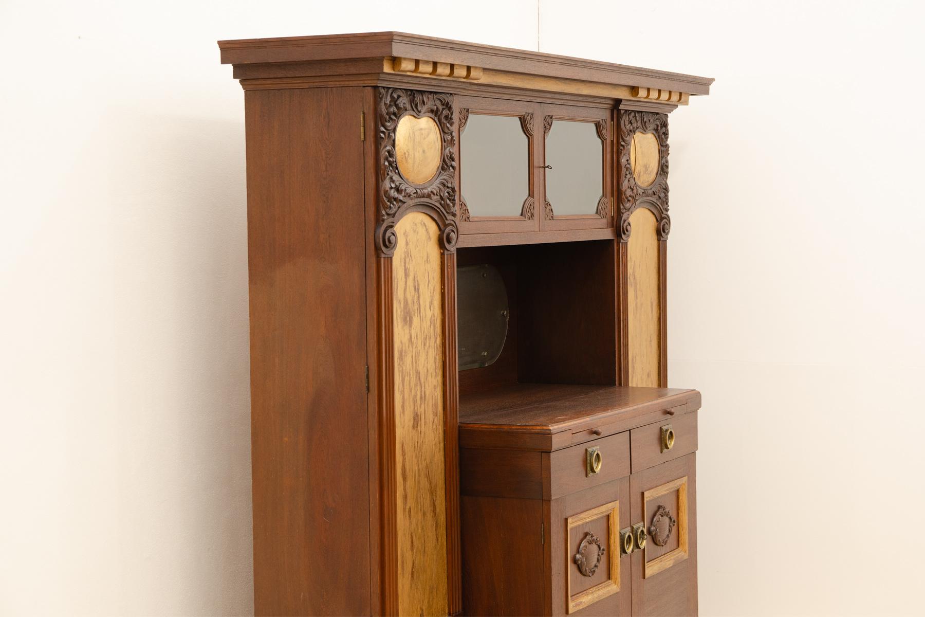Enorme credenza Art Nouveau, 1915, Austria-Ungheria In condizioni buone in vendita a Prague 8, CZ