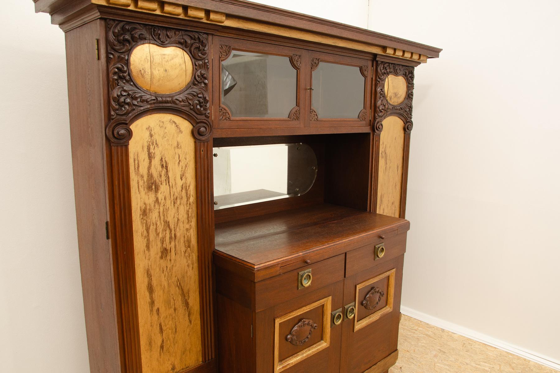 XX secolo Enorme credenza Art Nouveau, 1915, Austria-Ungheria in vendita