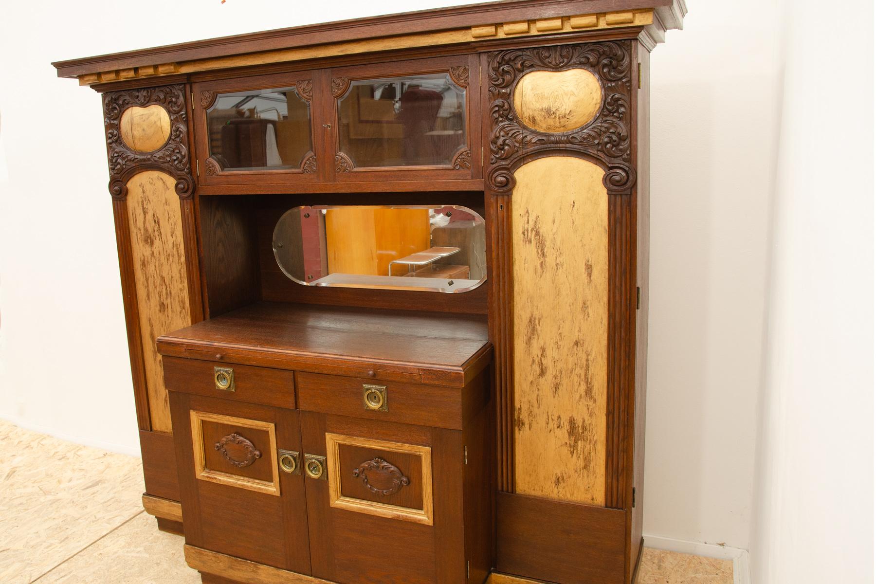 Enorme credenza Art Nouveau, 1915, Austria-Ungheria in vendita 2