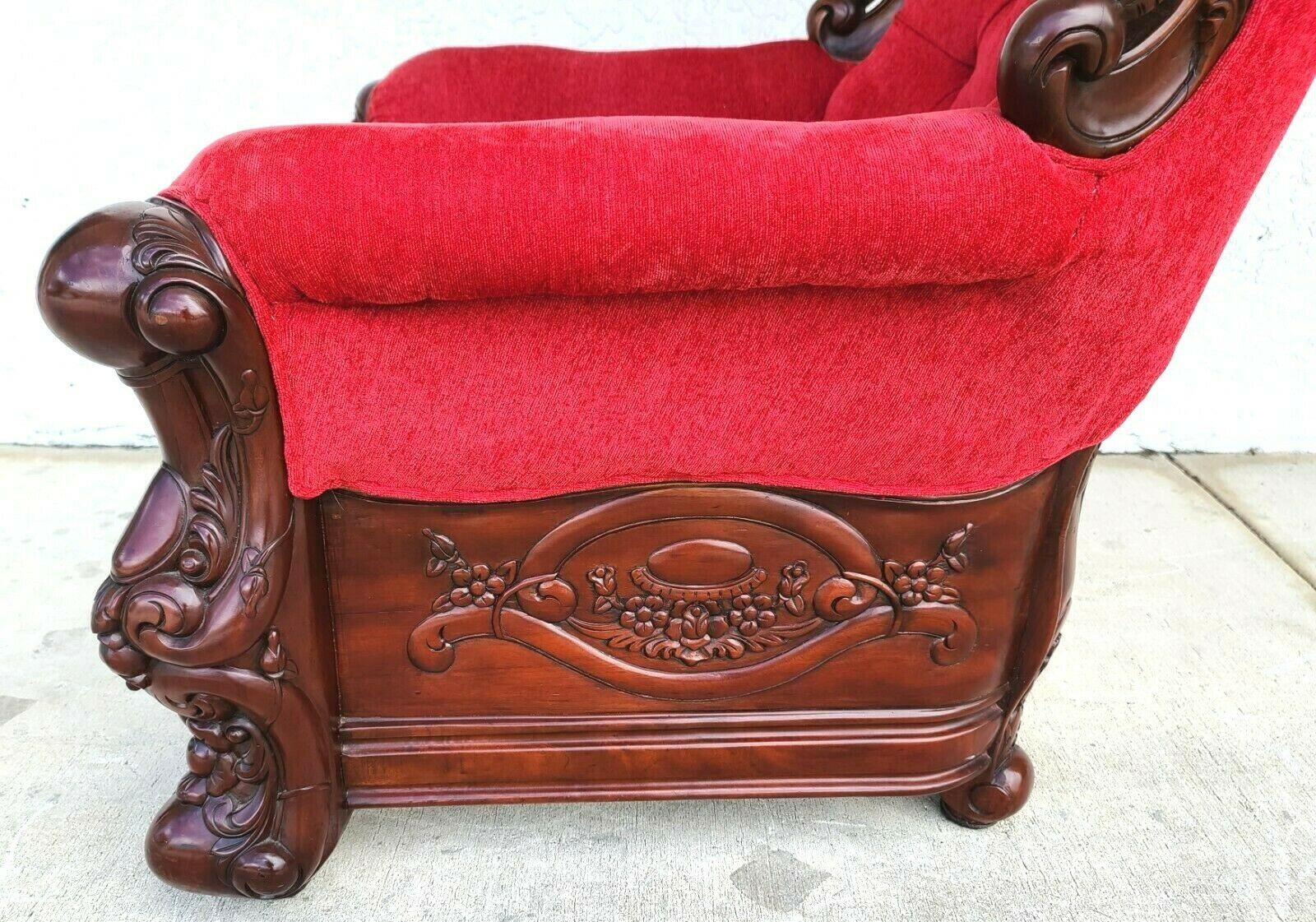 Grand fauteuil en bois de rose sculpté de style chinoiserie asiatique en vente 3