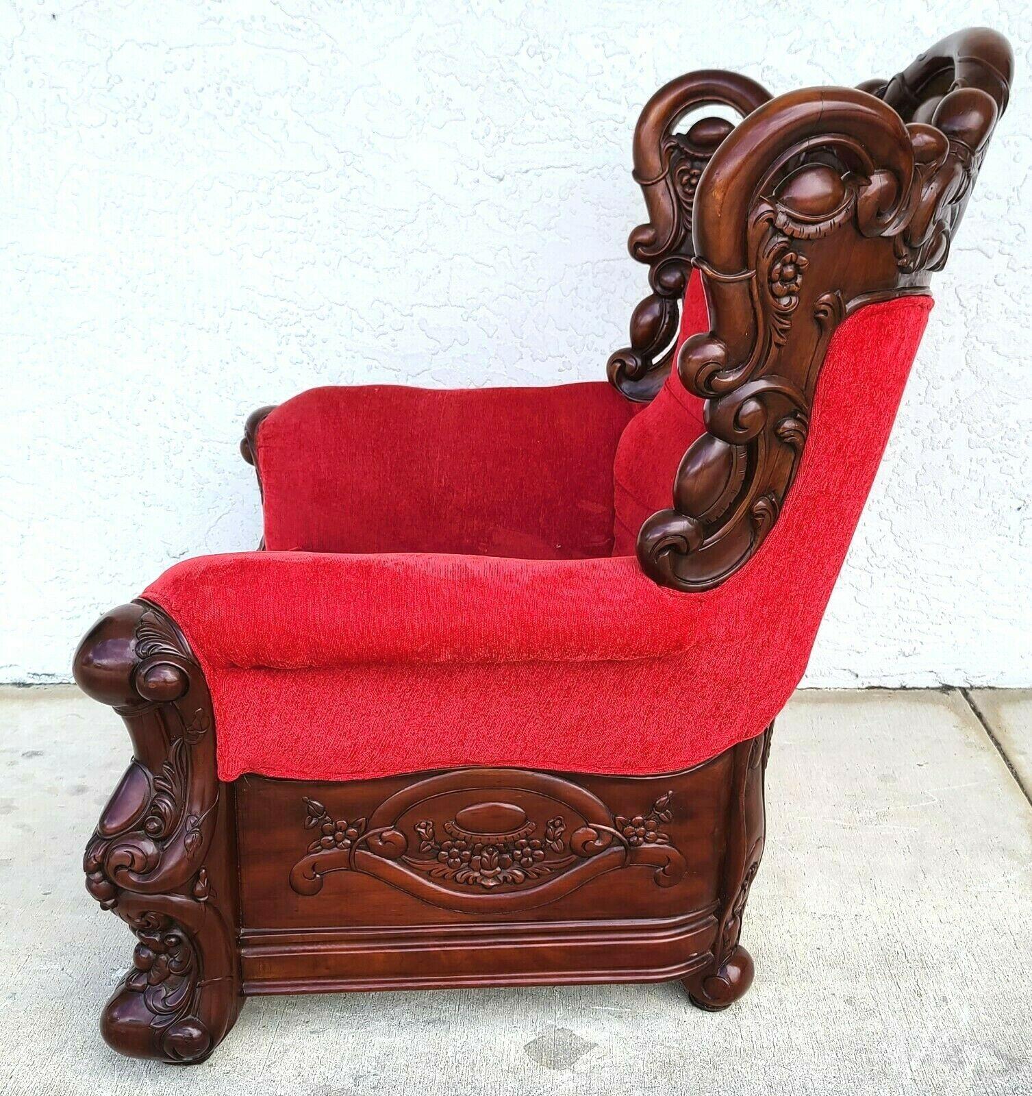 Chinoiseries Grand fauteuil en bois de rose sculpté de style chinoiserie asiatique en vente