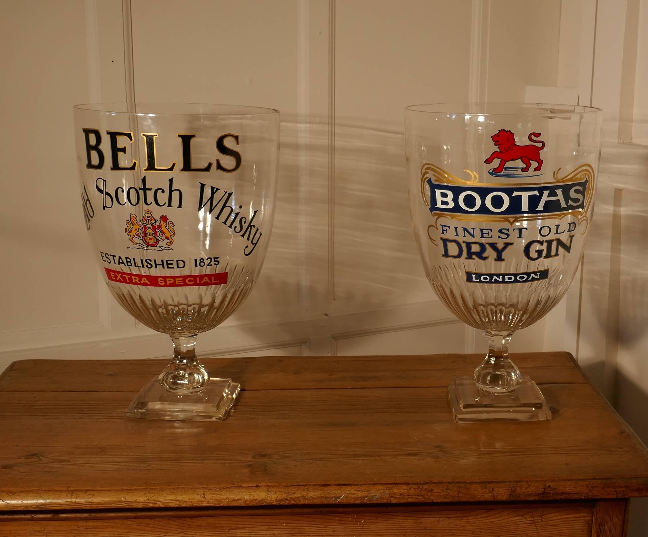 Très grande chalice de bar, cloches publicitaires victoriennes Scotch Whisky 2