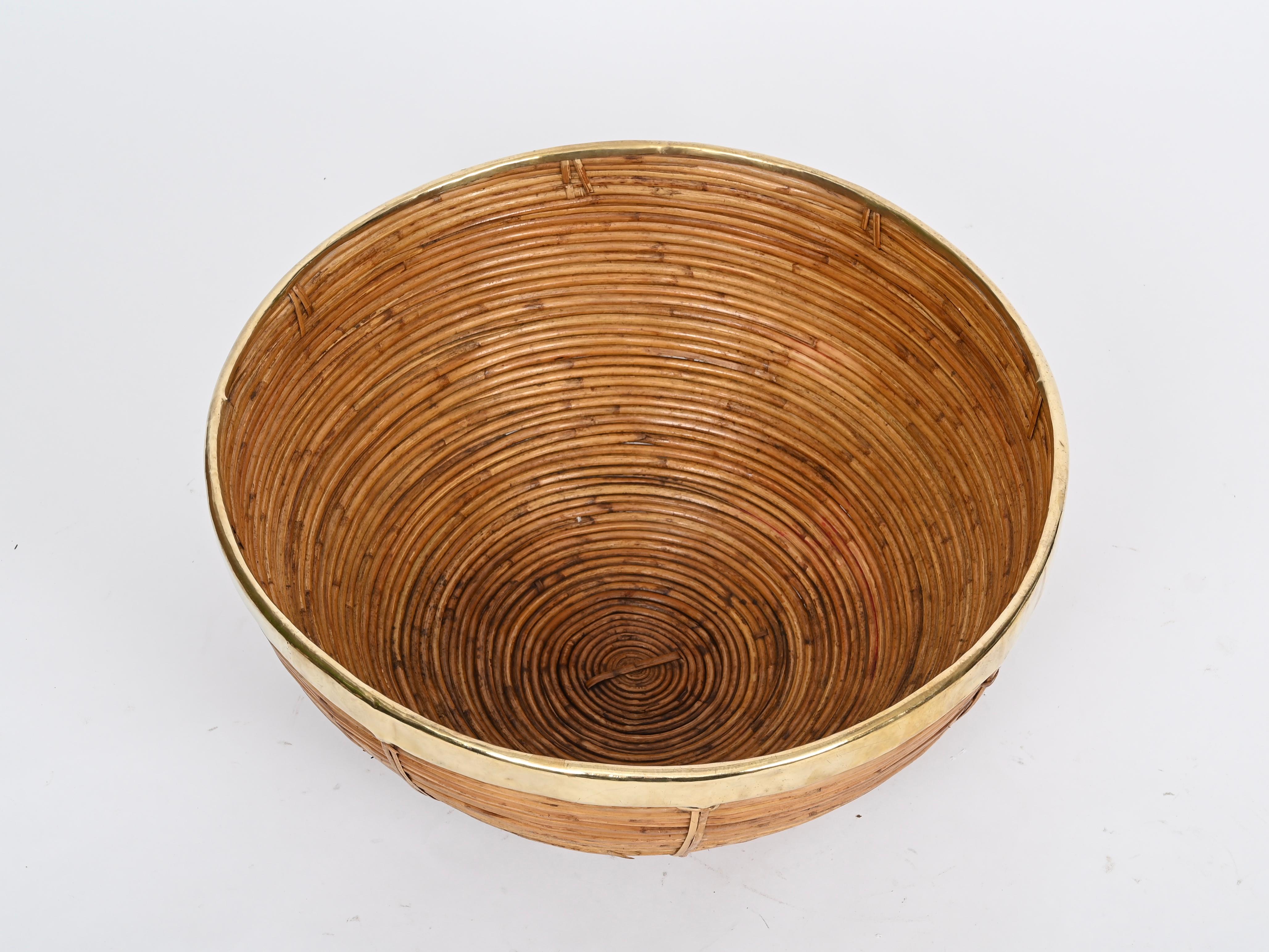 Grand panier incurvé en rotin, laiton et osier de Vivai del Sud, Italie, années 1970 en vente 4