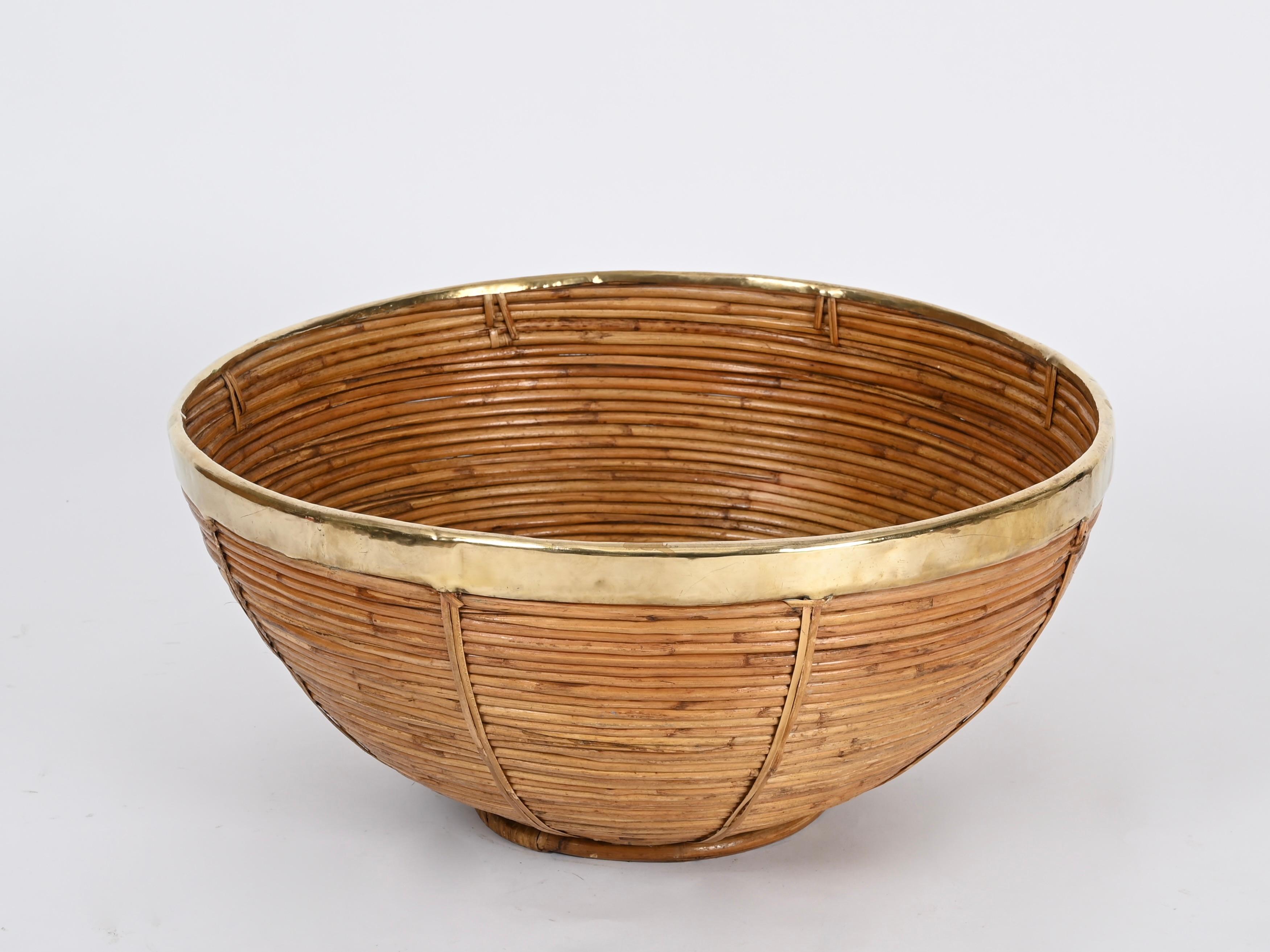 Grand panier incurvé en rotin, laiton et osier de Vivai del Sud, Italie, années 1970 en vente 1
