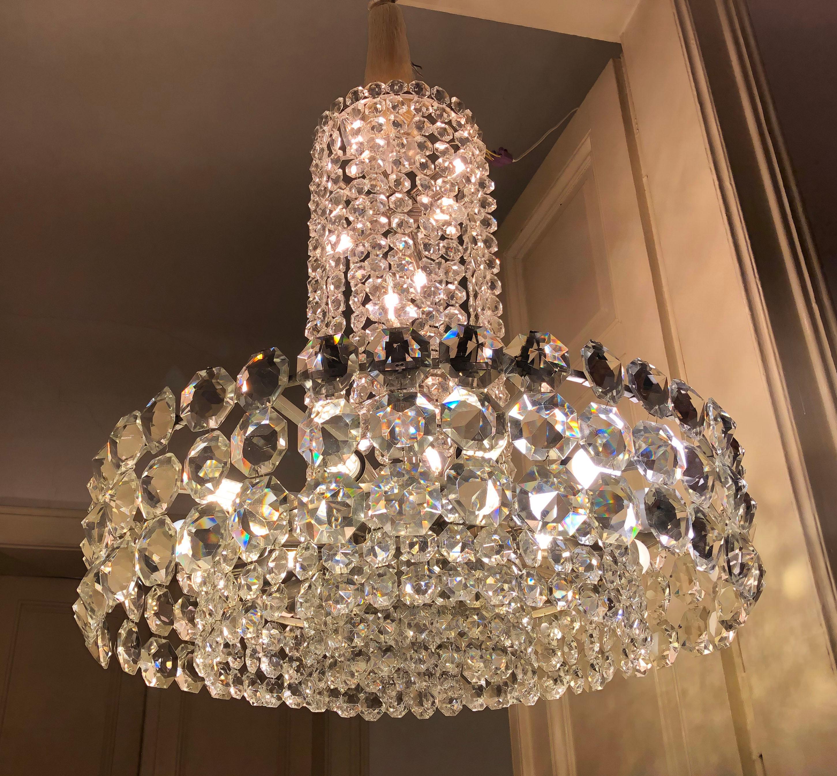 Mid-20th Century Huge Beautiful Crystal Chandelier by Bakalowits & Söhne Vienna, 1960s For Sale