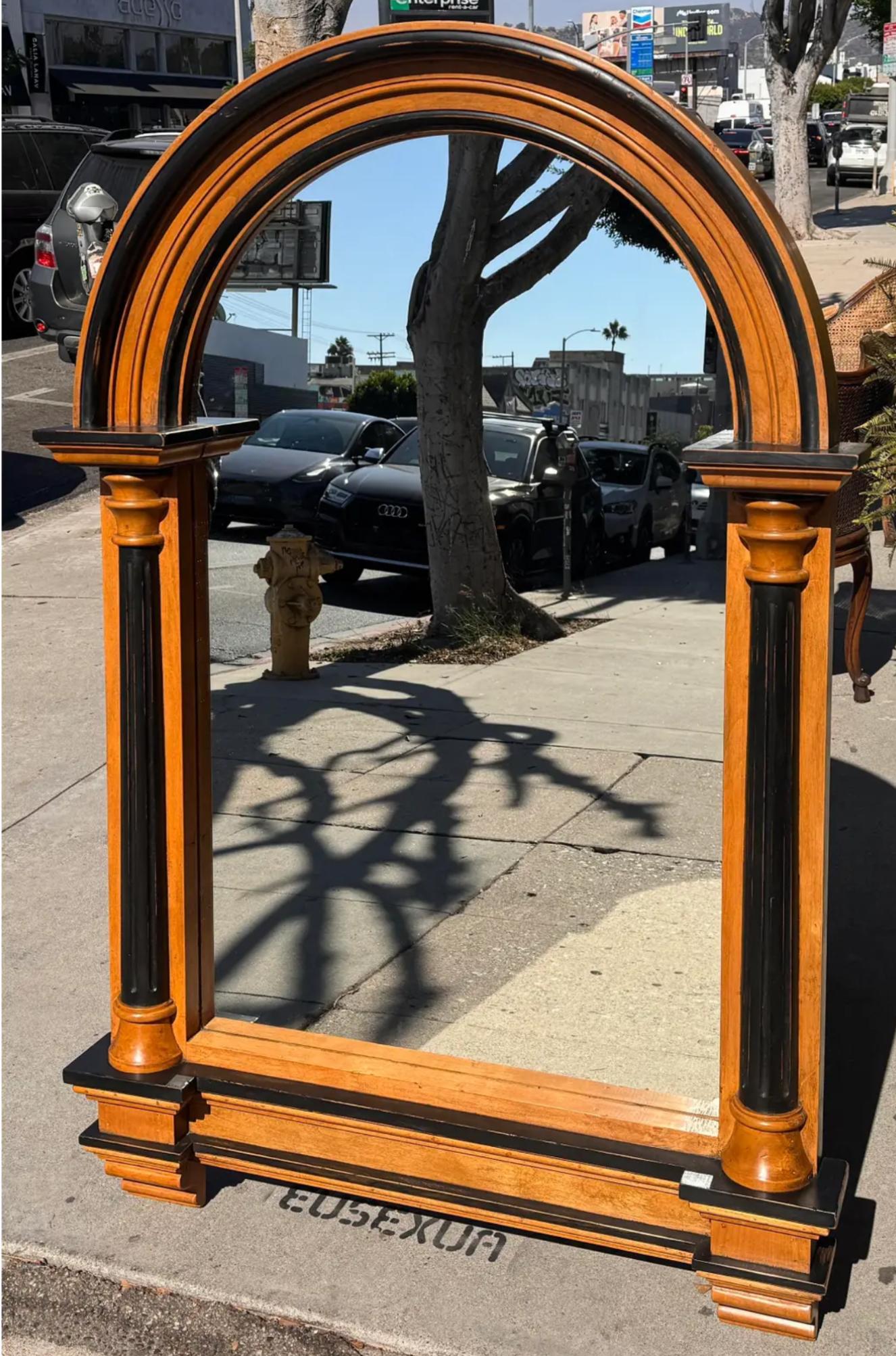 XXI secolo e contemporaneo Enorme specchio da parete ad arco in stile Biedermeier in vendita