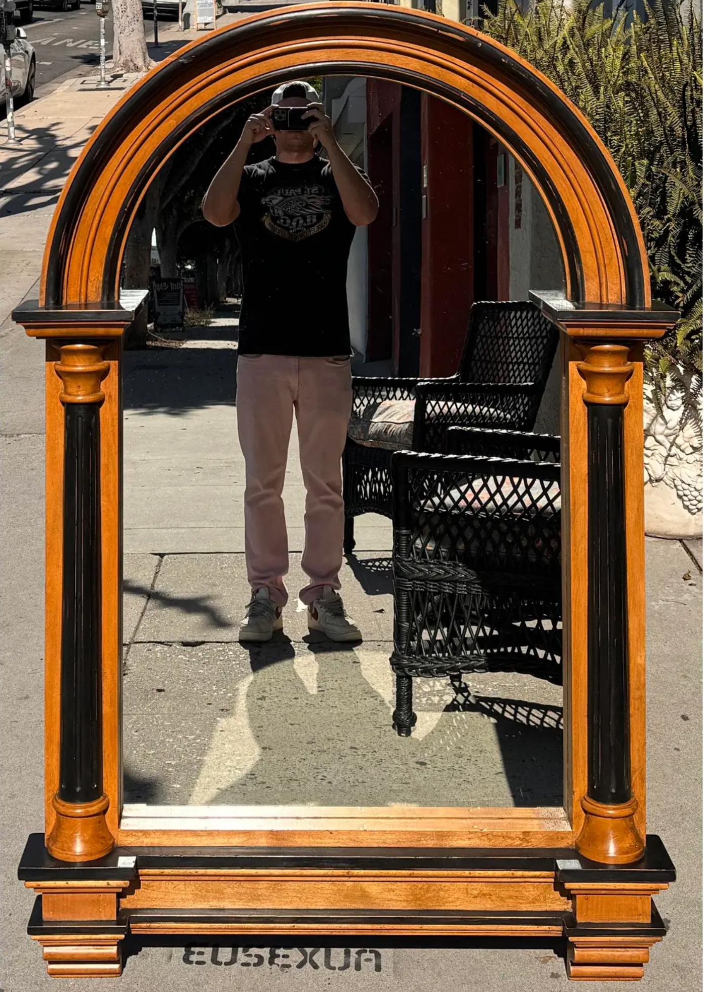 Enorme specchio da parete ad arco in stile Biedermeier in vendita 1