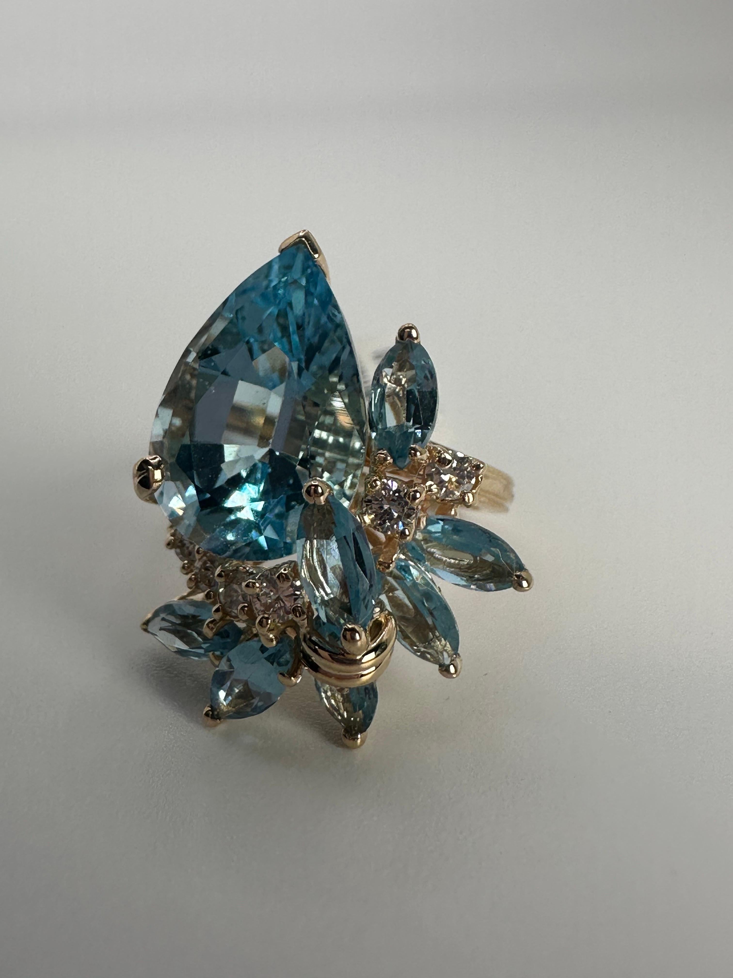 HUGE Blue topaz cocktail ring 14KT gold 8.66 gr For Sale 1