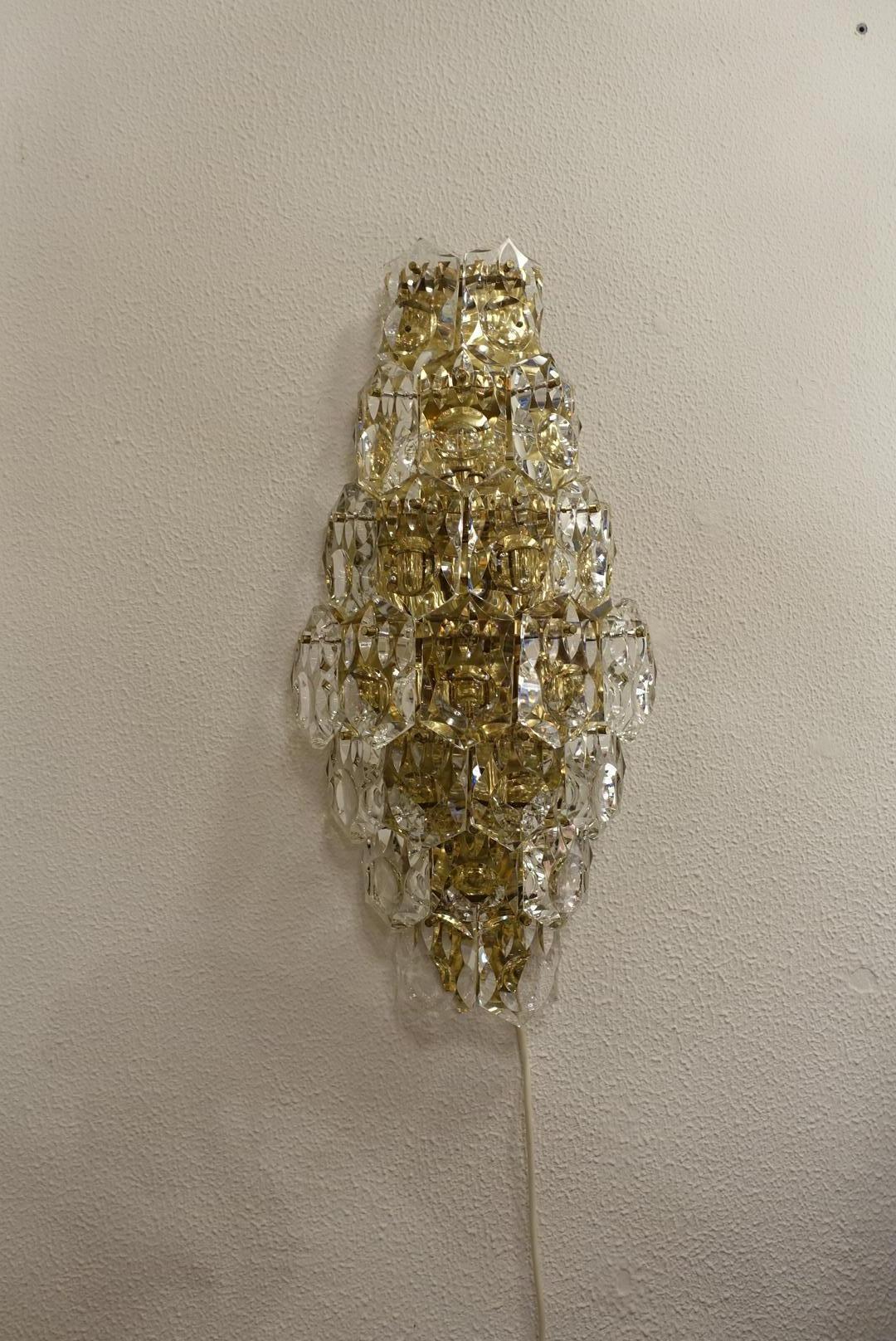 Huge Brass Sconce with Crystal Glasses by Kinkeldey Germany, circa 1970 (Ende des 20. Jahrhunderts)