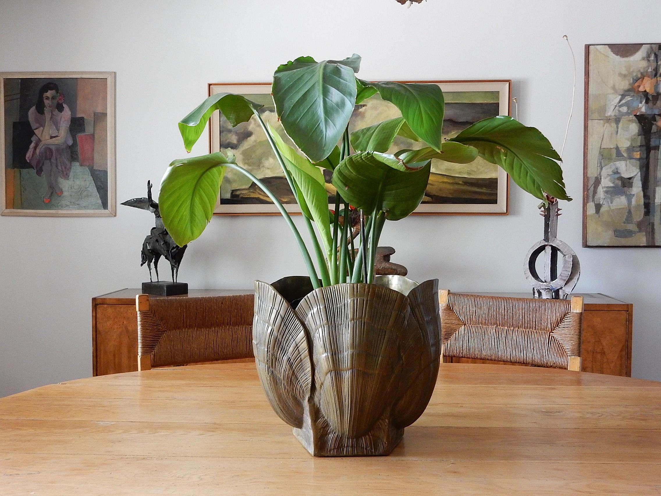 Huge Bronze Clam Sea Shell Planter Jardinieres 1960's Maison Jansen Bon état - En vente à Las Vegas, NV