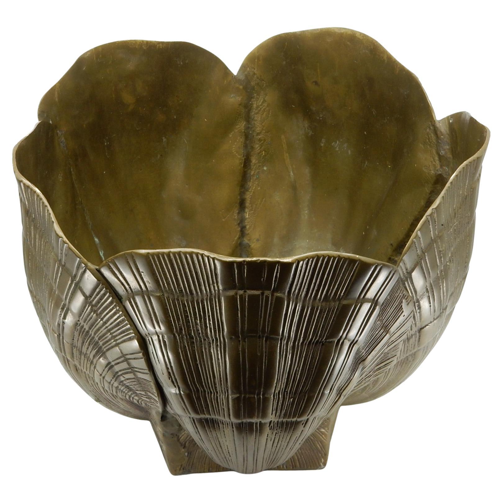 20ième siècle Huge Bronze Clam Sea Shell Planter Jardinieres 1960's Maison Jansen en vente