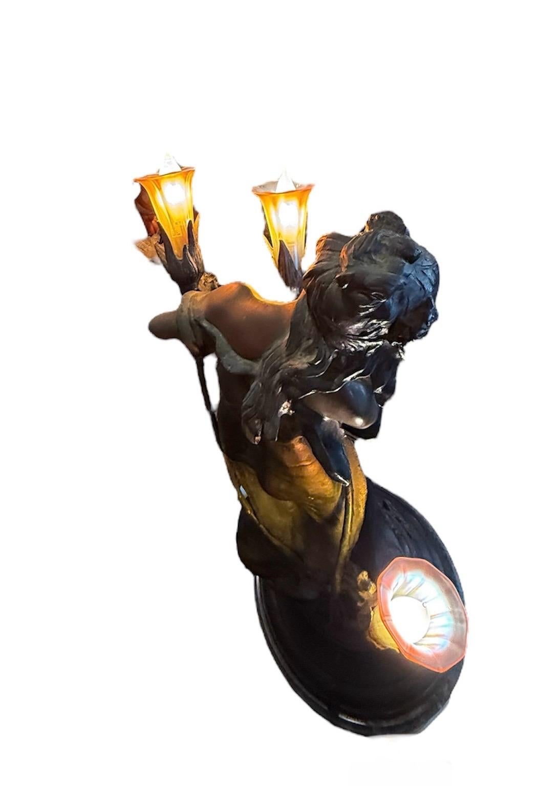 Français Énorme sculpture en bronze d'une dame avec du blé Lampe de table d'August Moreau en vente