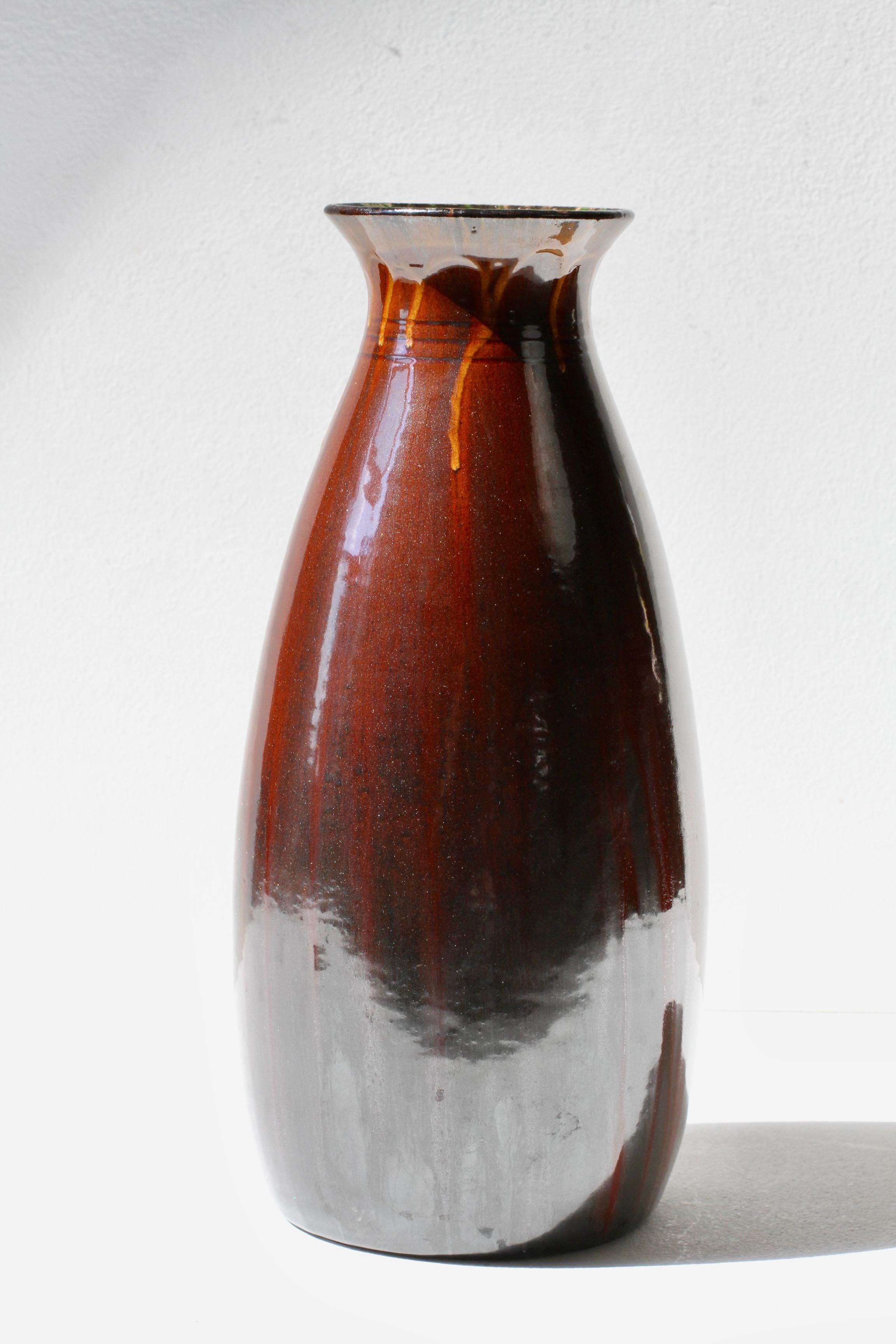 Art Déco Enorme vaso in terracotta smaltata marrone di Willem Coenraad Brouwer, 1910 ca. in vendita