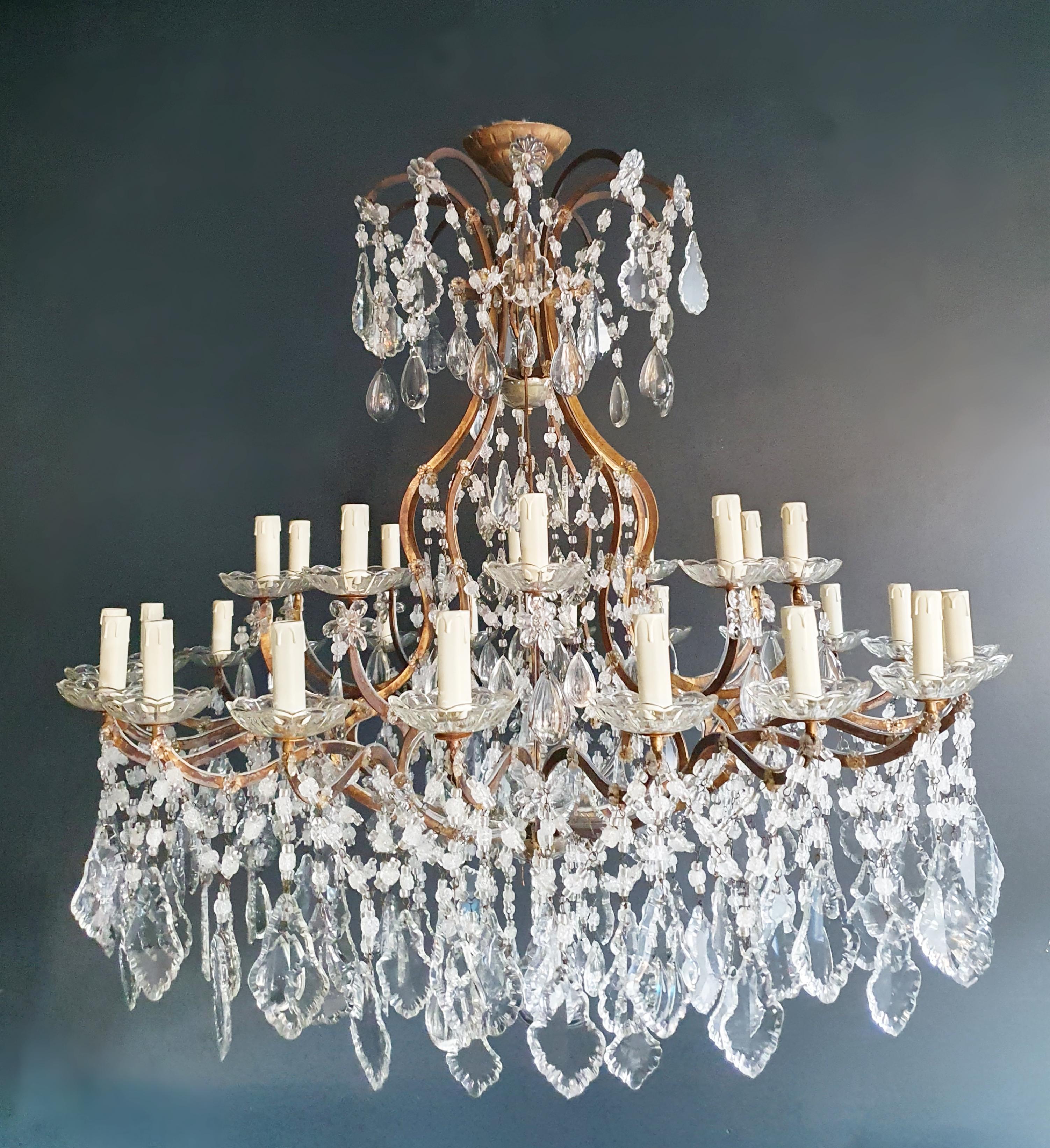 Art nouveau Grand lustre d'antiquités classique en cristal Massive Large de style candélabre en vente