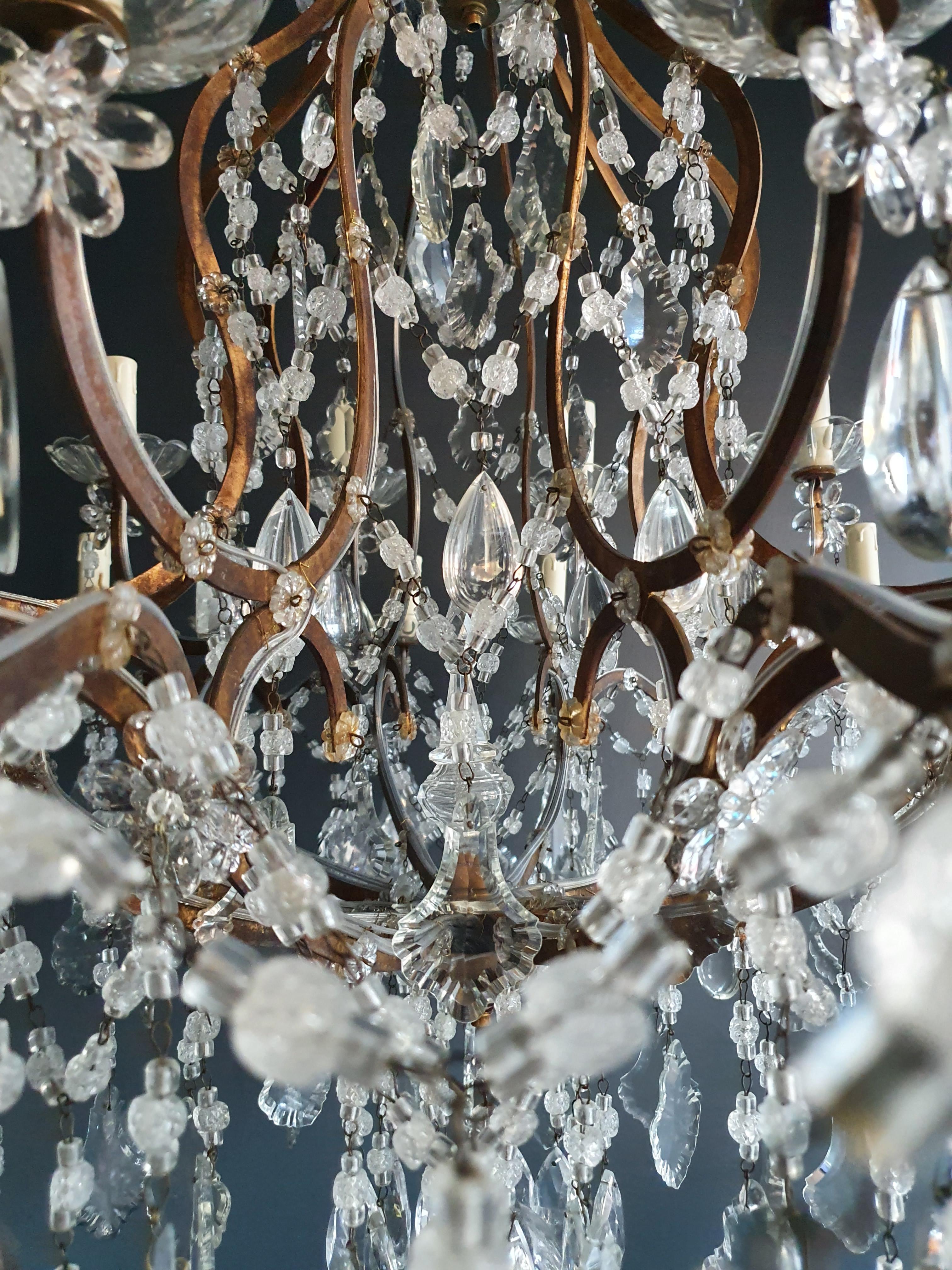 XVIIIe siècle Grand lustre d'antiquités classique en cristal Massive Large de style candélabre en vente