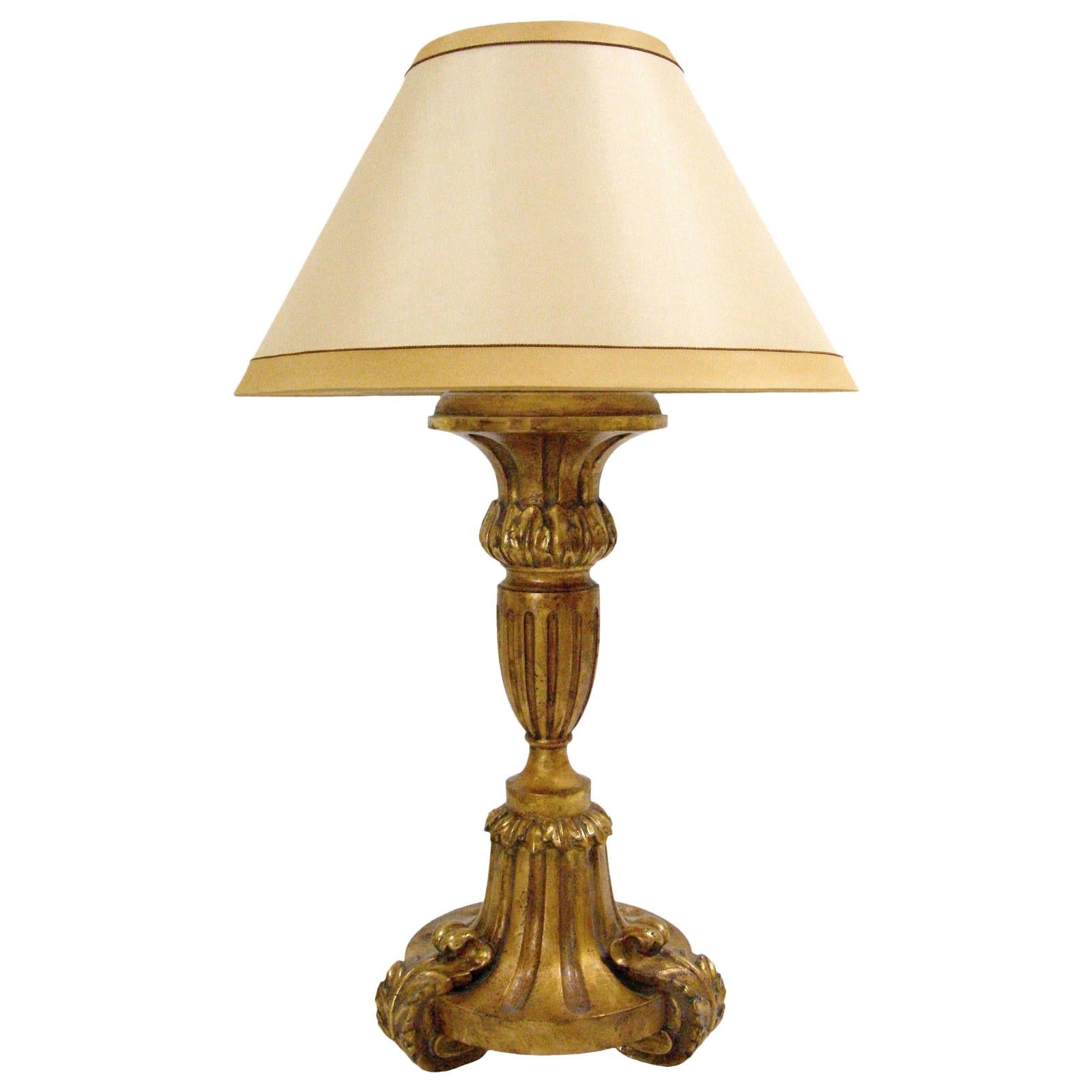 Große geschnitzte italienische Paladin-Lampe aus vergoldetem Holz von Randy Esada Designs
