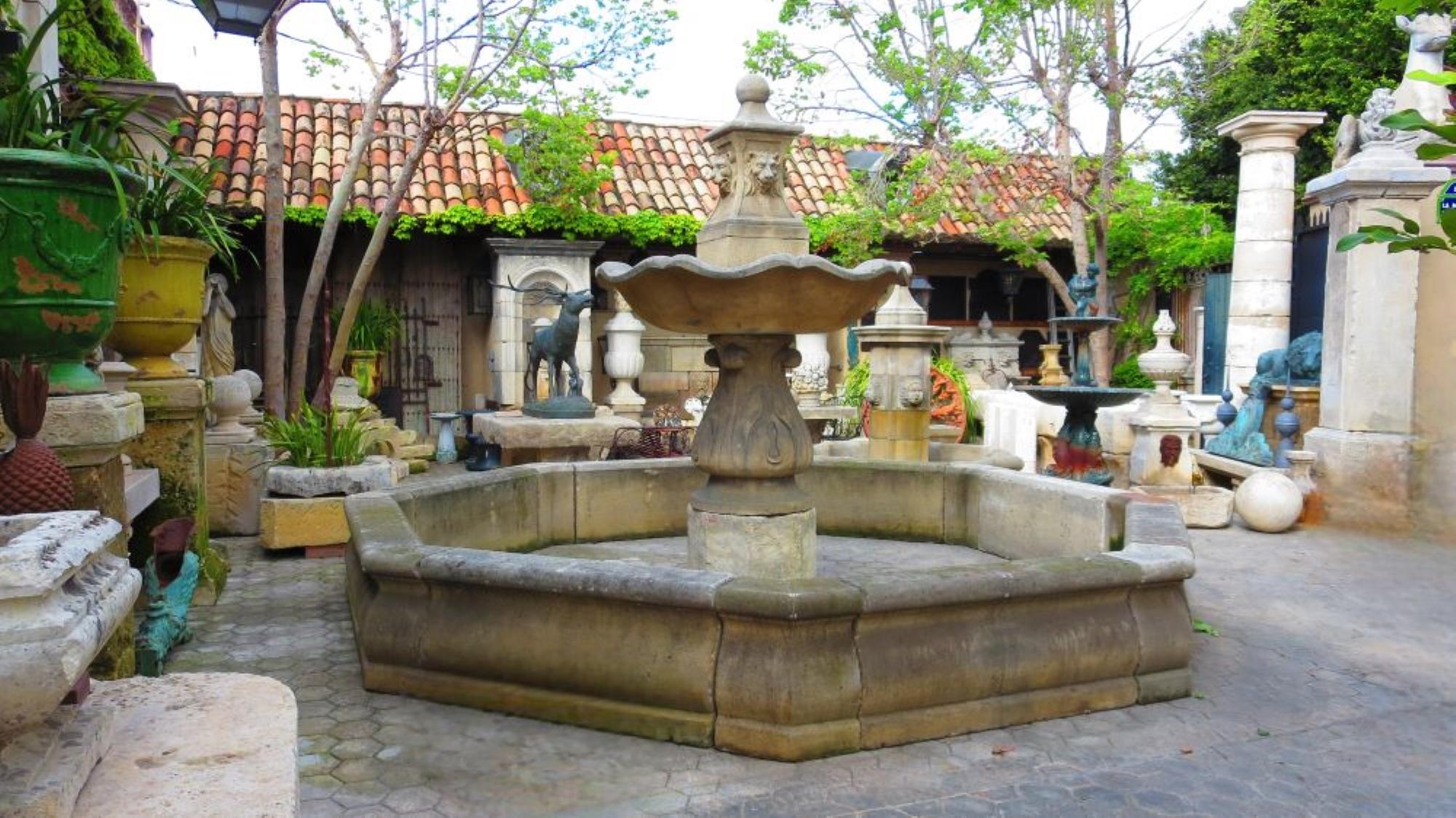 Centre de fontaine d'eau en pierre sculptée, bassin, élément architectural Antique Elements CA en vente 5