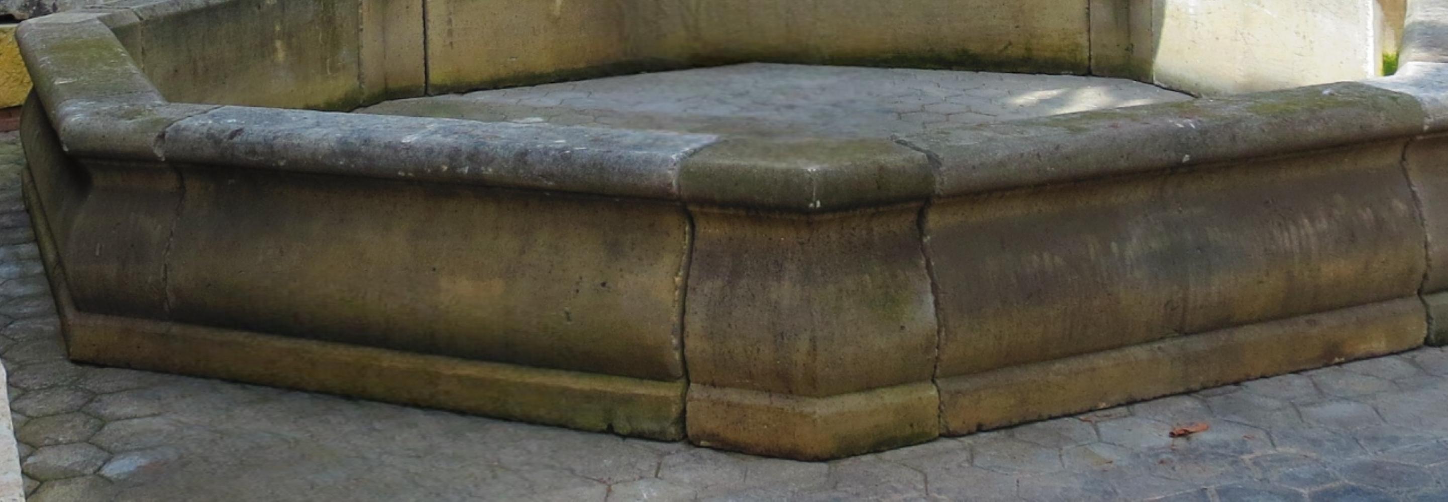 Centre de fontaine d'eau en pierre sculptée, bassin, élément architectural Antique Elements CA en vente 8