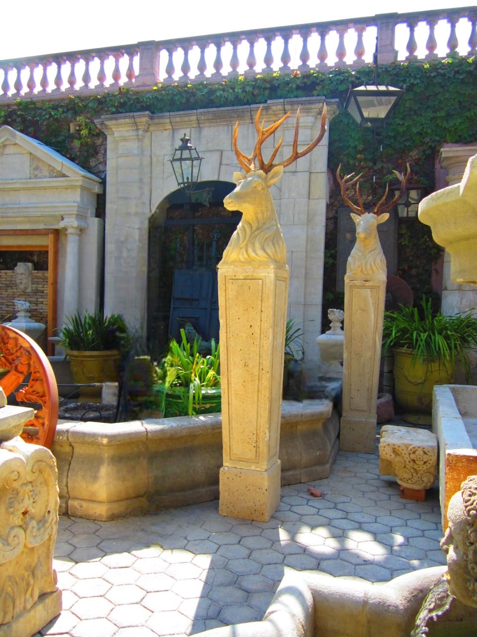 Centre de fontaine d'eau en pierre sculptée, bassin, élément architectural Antique Elements CA en vente 9