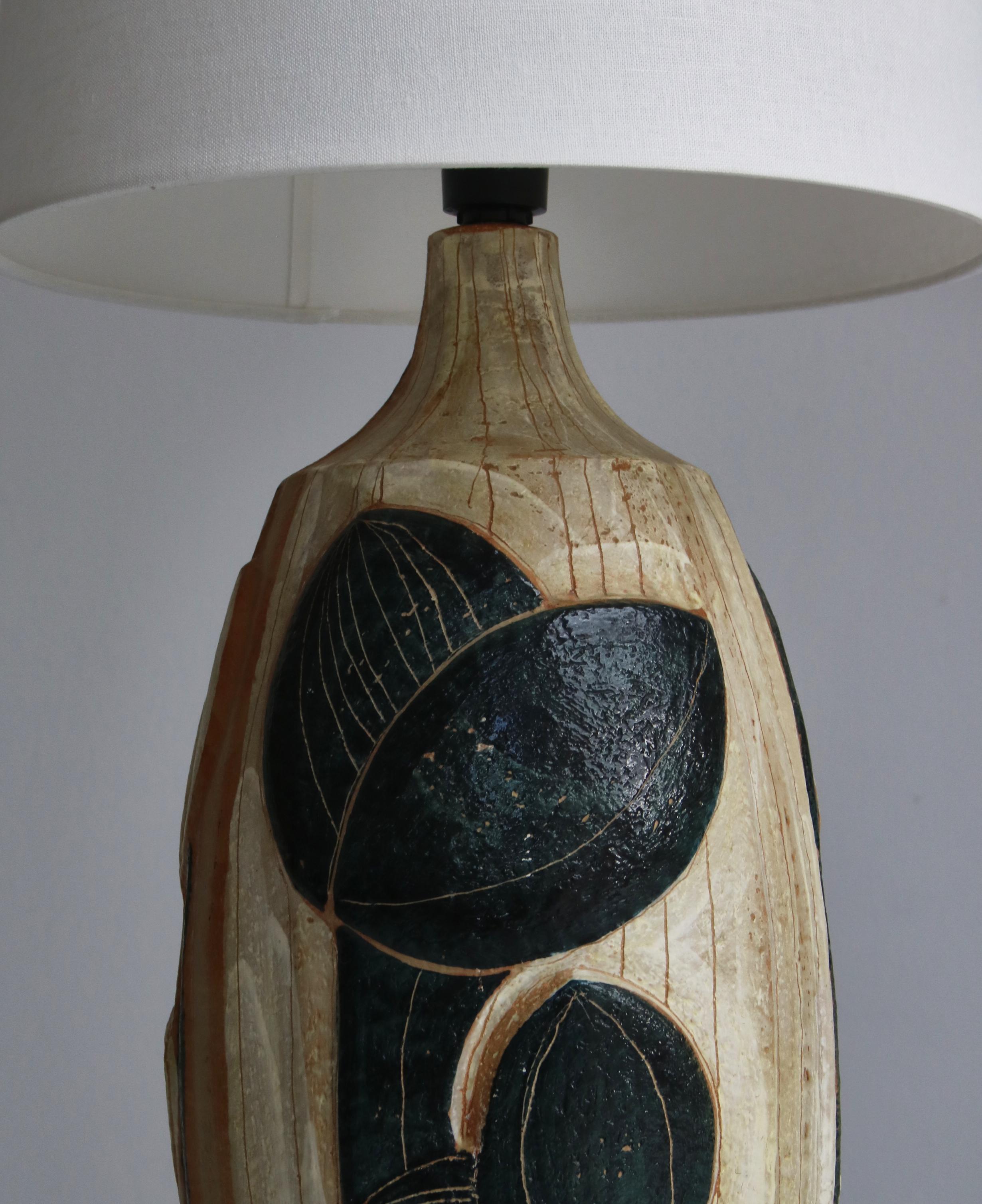 Große Keramik-Tischlampe von Noomi Backhausen für „Sholm“, Dänemark, 1960er Jahre im Zustand „Gut“ im Angebot in Odense, DK