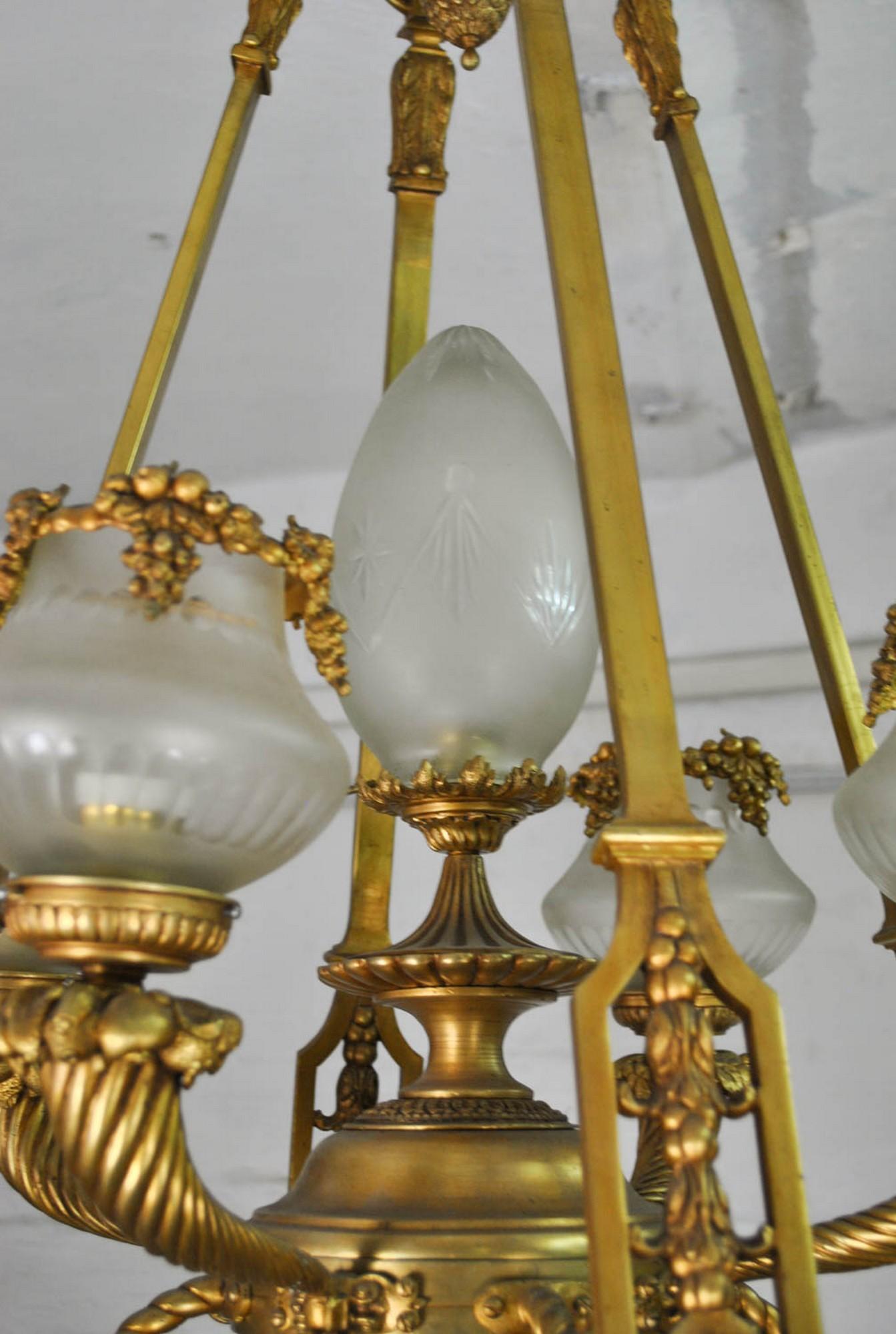 Enorme lampadario in bronzo e vetro, XX secolo in vendita 5