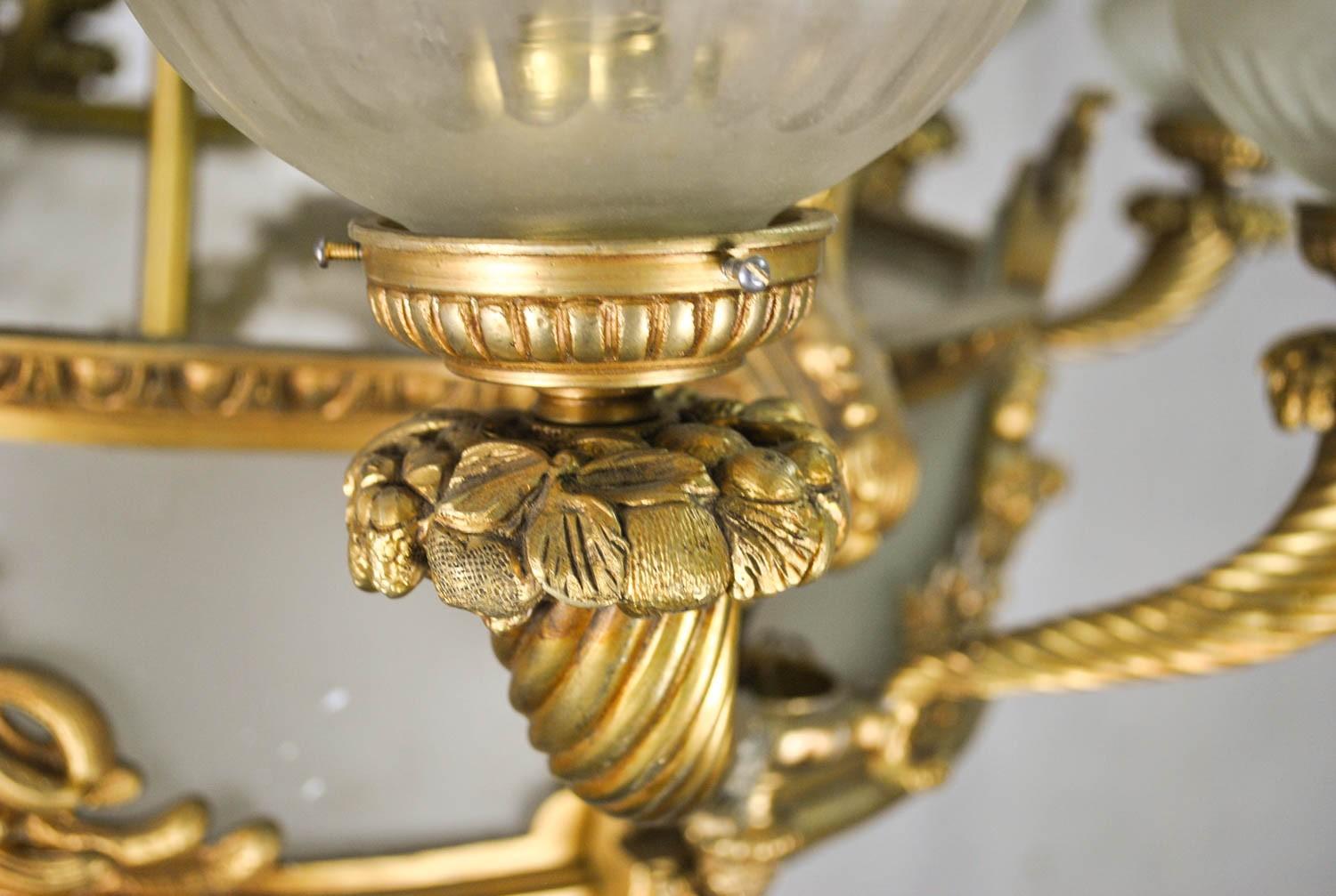 Enorme lampadario in bronzo e vetro, XX secolo in vendita 9