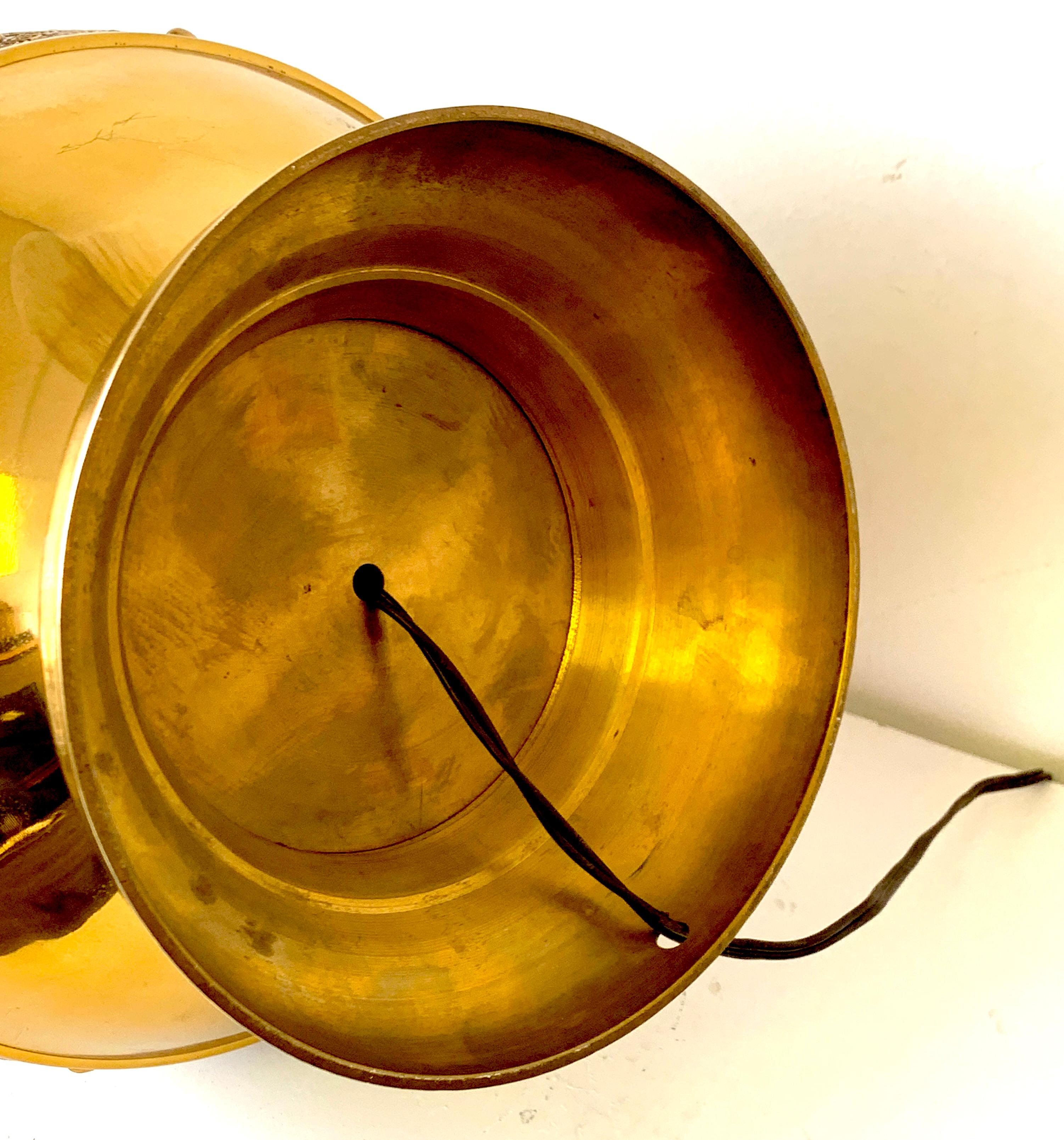 Grande lampe chinoise en arc de cercle en laiton, par Marbro Lamp Co. 5