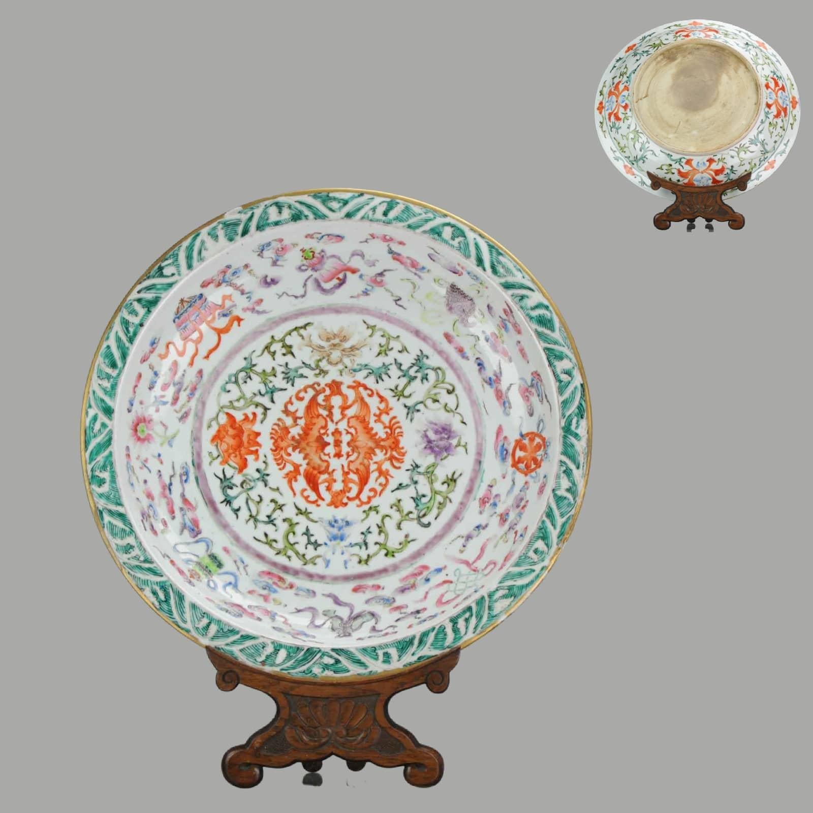 Huge Chinese Plate Porcelain 'Phoenix and Buddhist Emblems' Charger, 19 Century In Good Condition For Sale In Amsterdam, Noord Holland