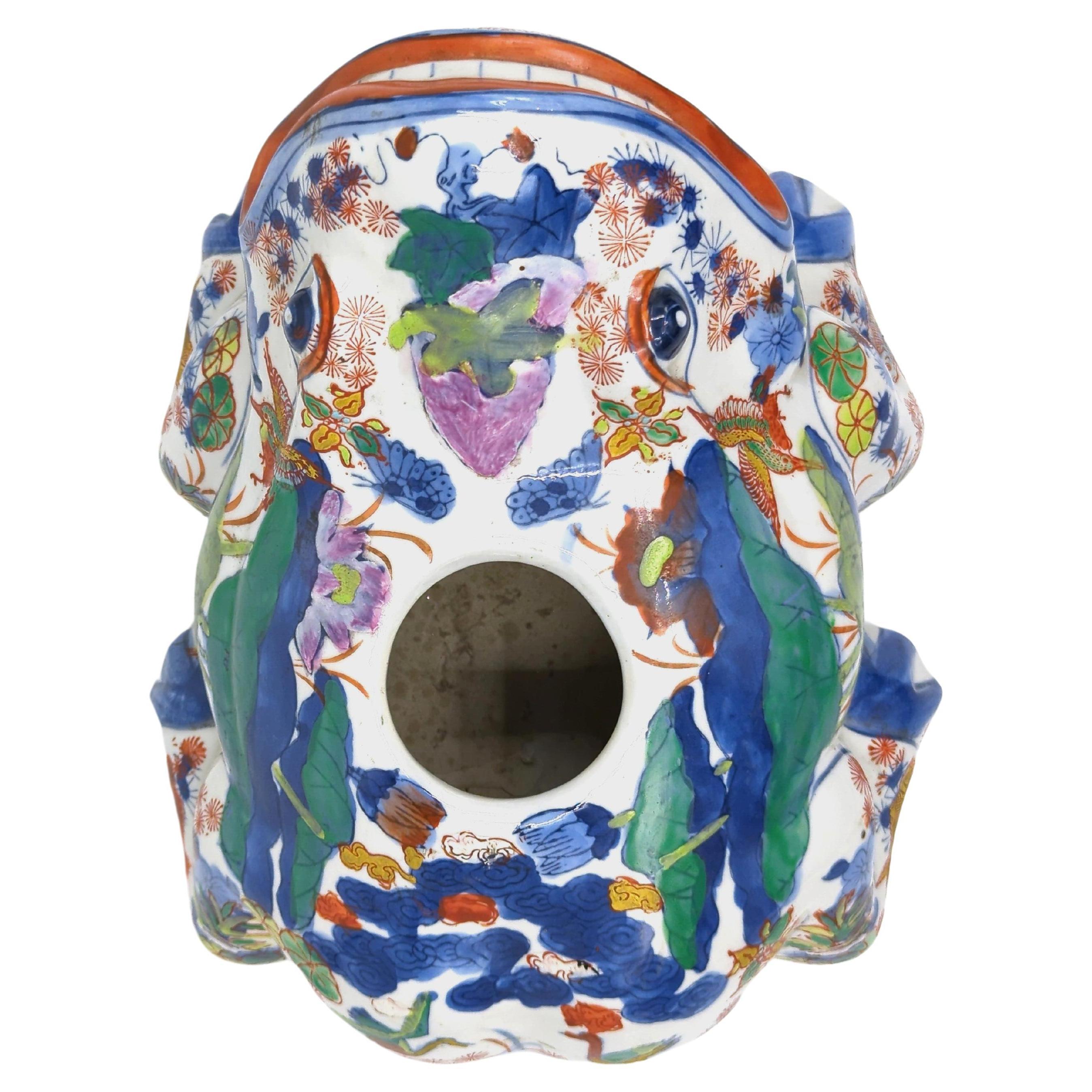 Grand vase grenouille décoré en porcelaine chinoise Doucai bleu sous glaçure fin Qing 19c en vente 4