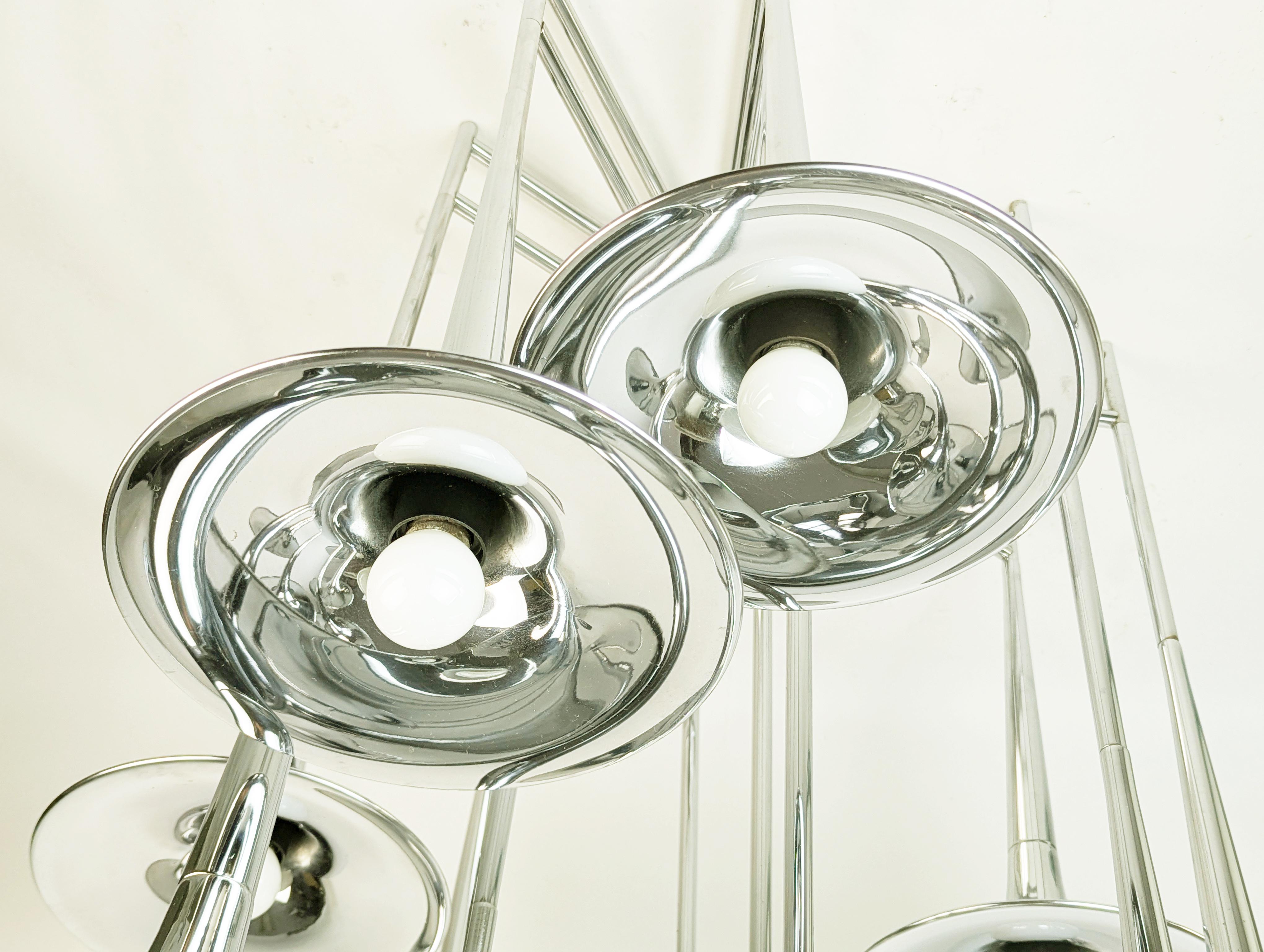 Huge chrome plated metal 1970s 12-light chandelier Tromba by Goffredo Reggiani For Sale 3