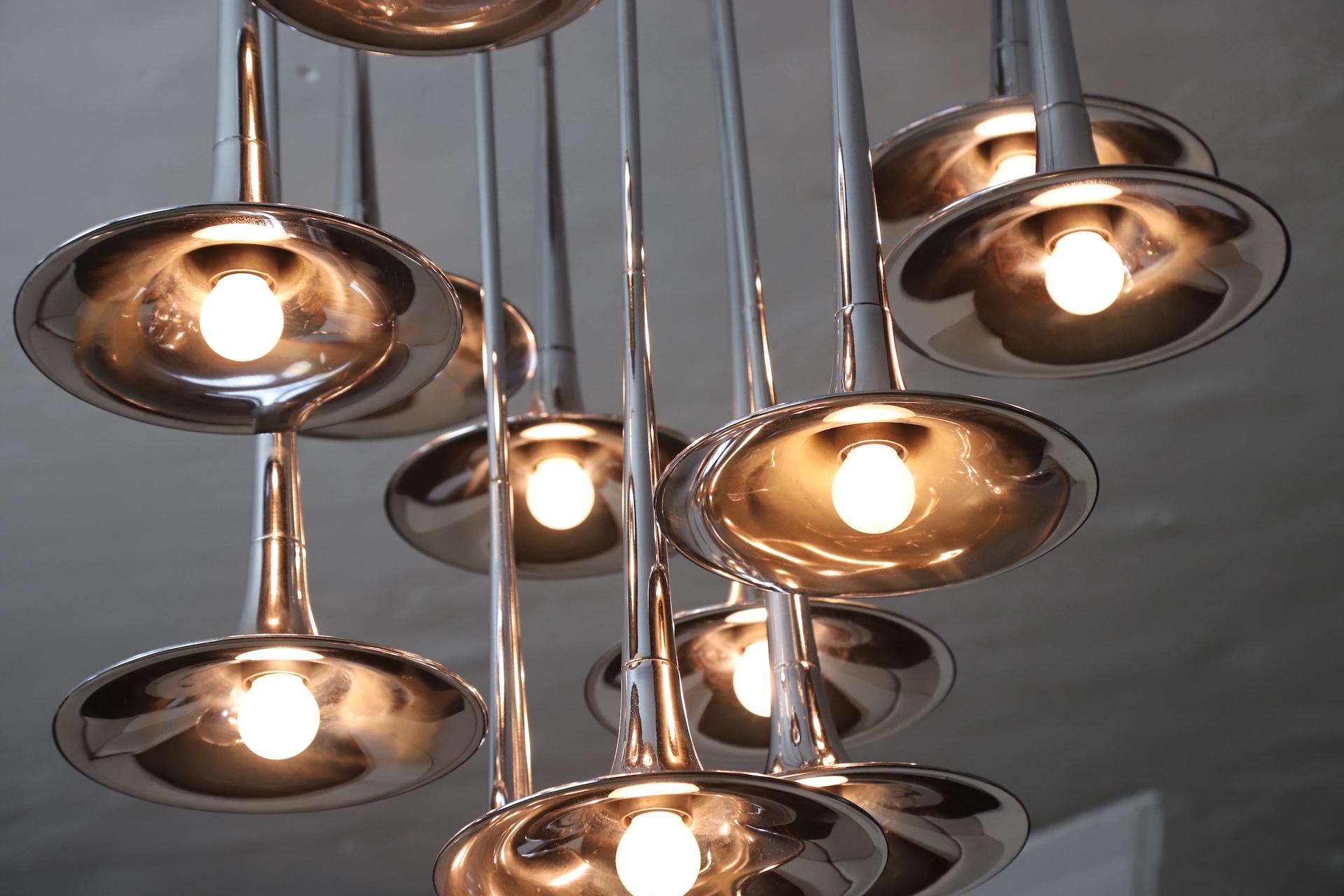 Huge chrome plated metal 1970s 12-light chandelier Tromba by Goffredo Reggiani For Sale 8