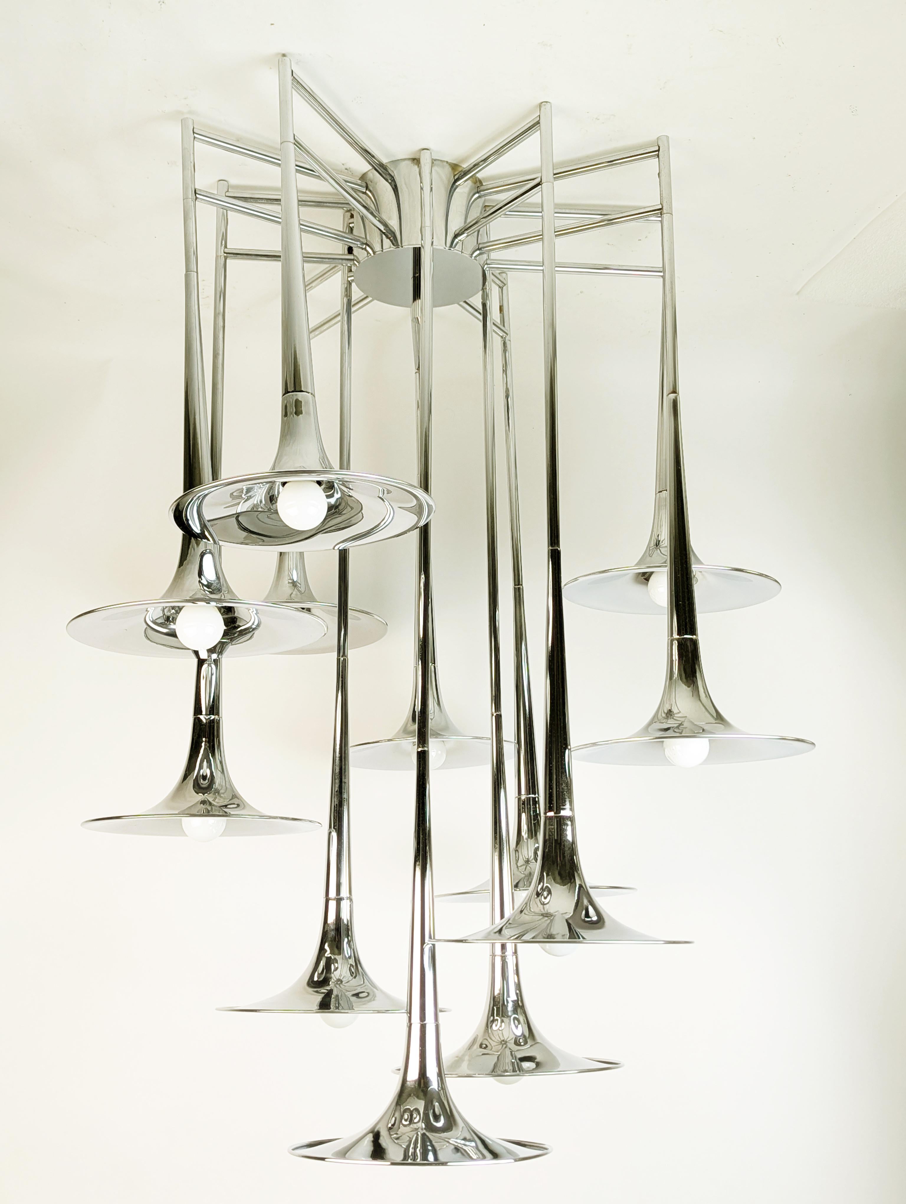 Space Age Huge chrome plated metal 1970s 12-light chandelier Tromba by Goffredo Reggiani For Sale