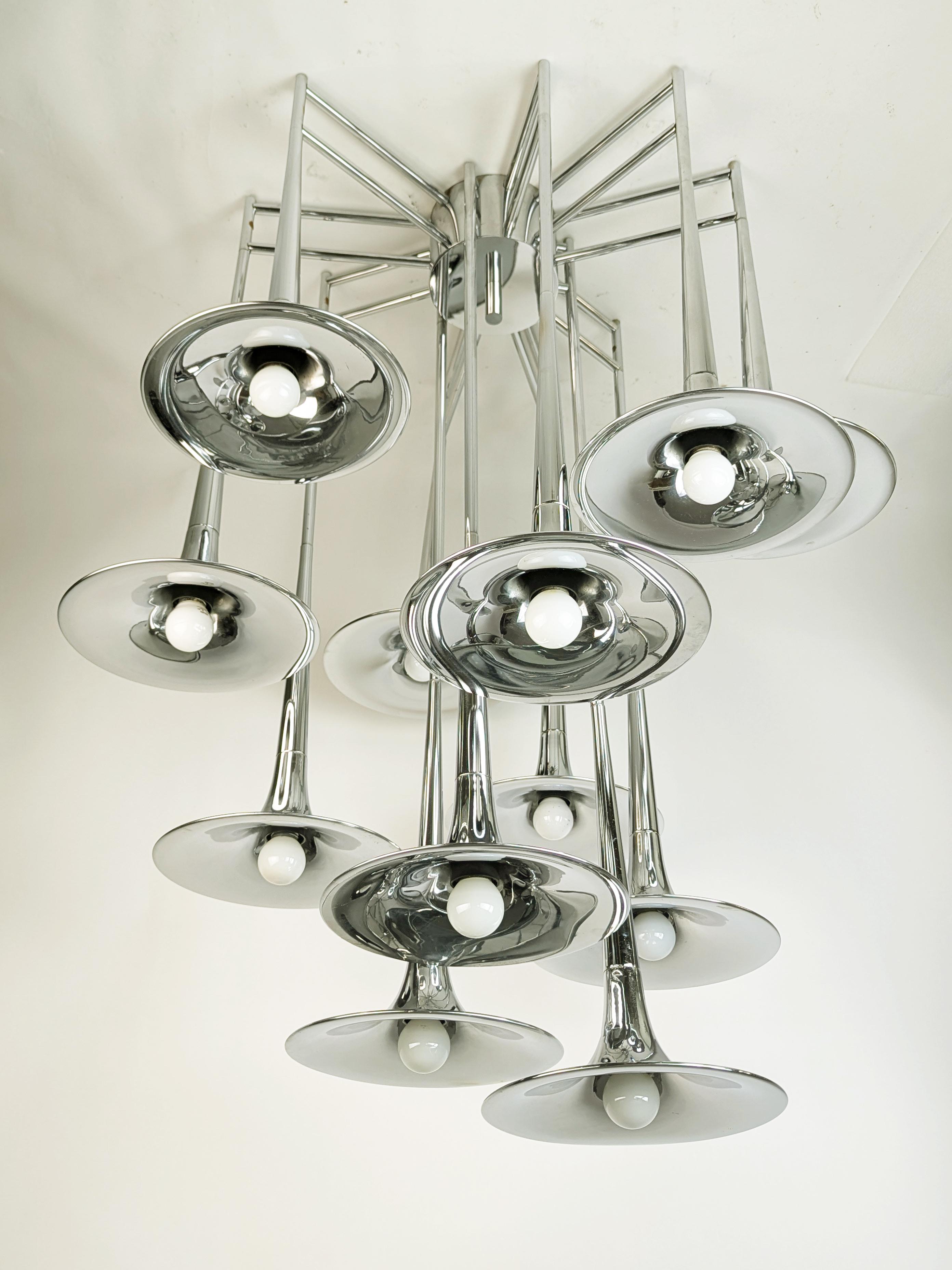 Italian Huge chrome plated metal 1970s 12-light chandelier Tromba by Goffredo Reggiani For Sale