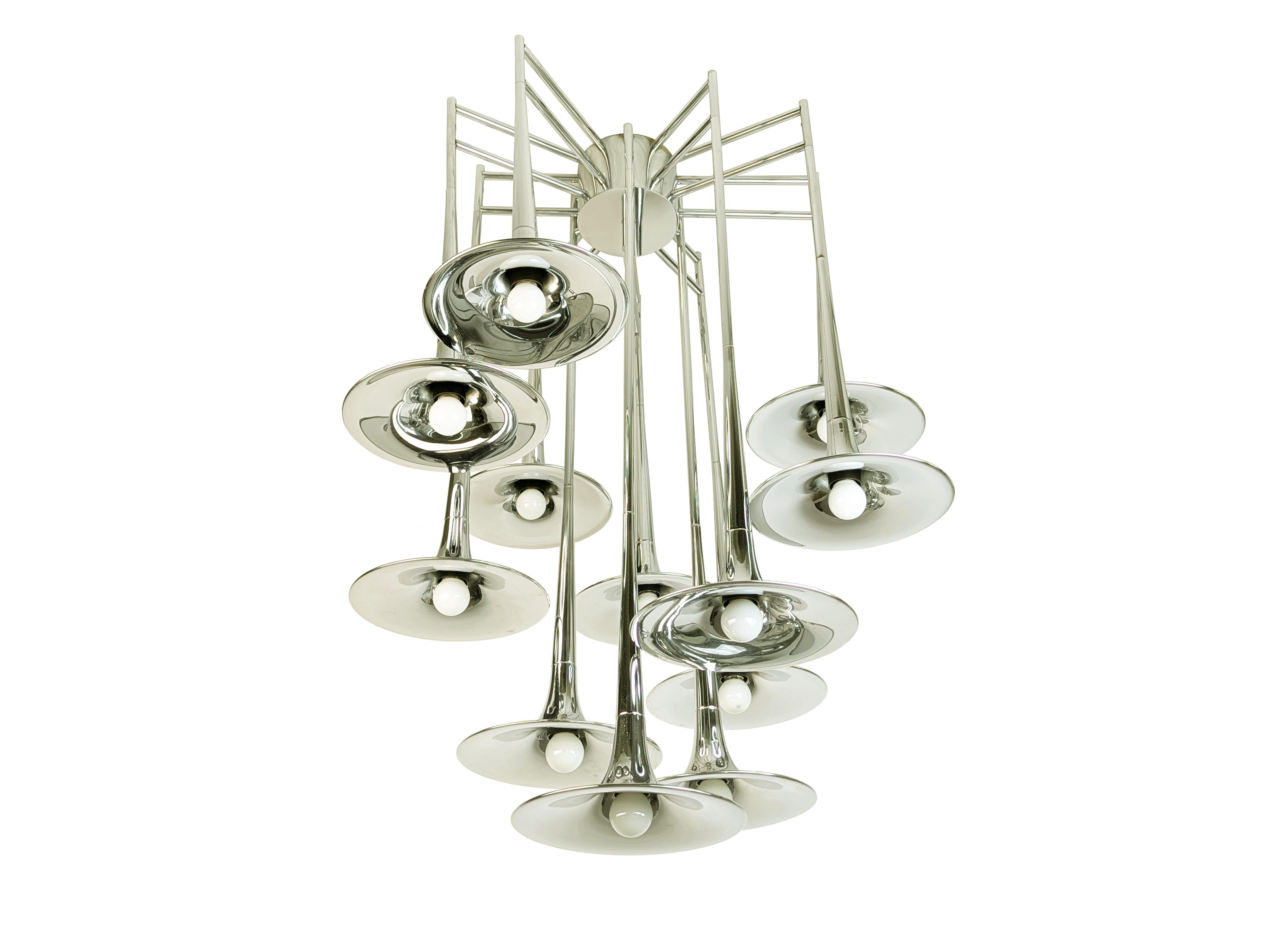 Late 20th Century Huge chrome plated metal 1970s 12-light chandelier Tromba by Goffredo Reggiani For Sale