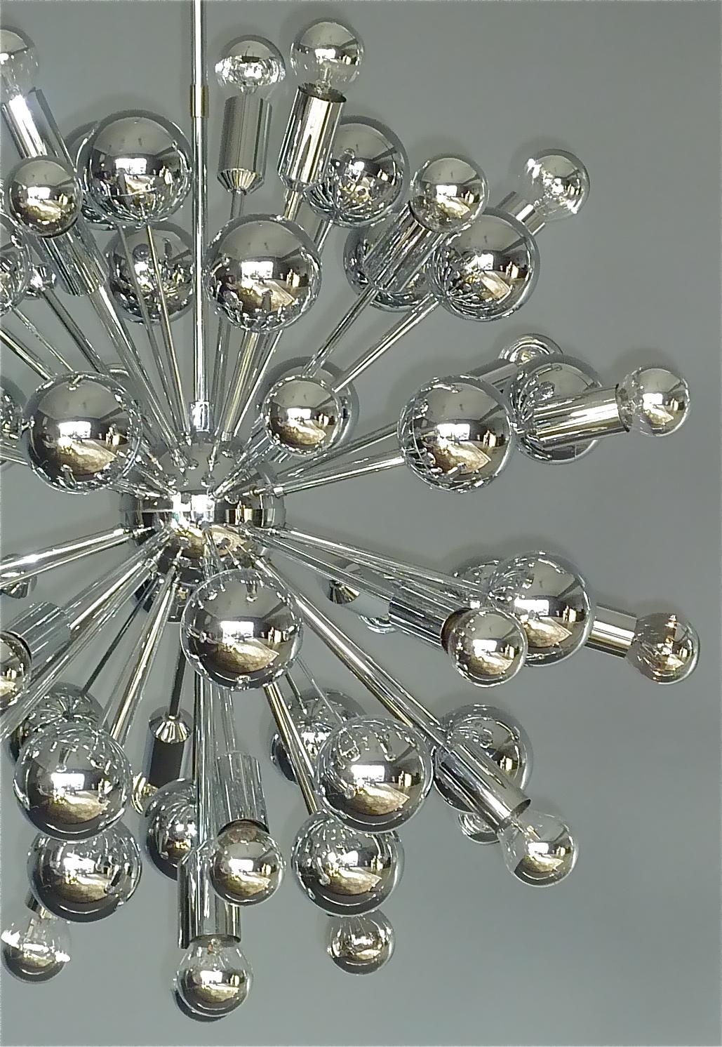 Métal Grand lustre chromé de l'ère spatiale Spoutnik en forme d'étoile, style Stilnovo, années 1970 en vente