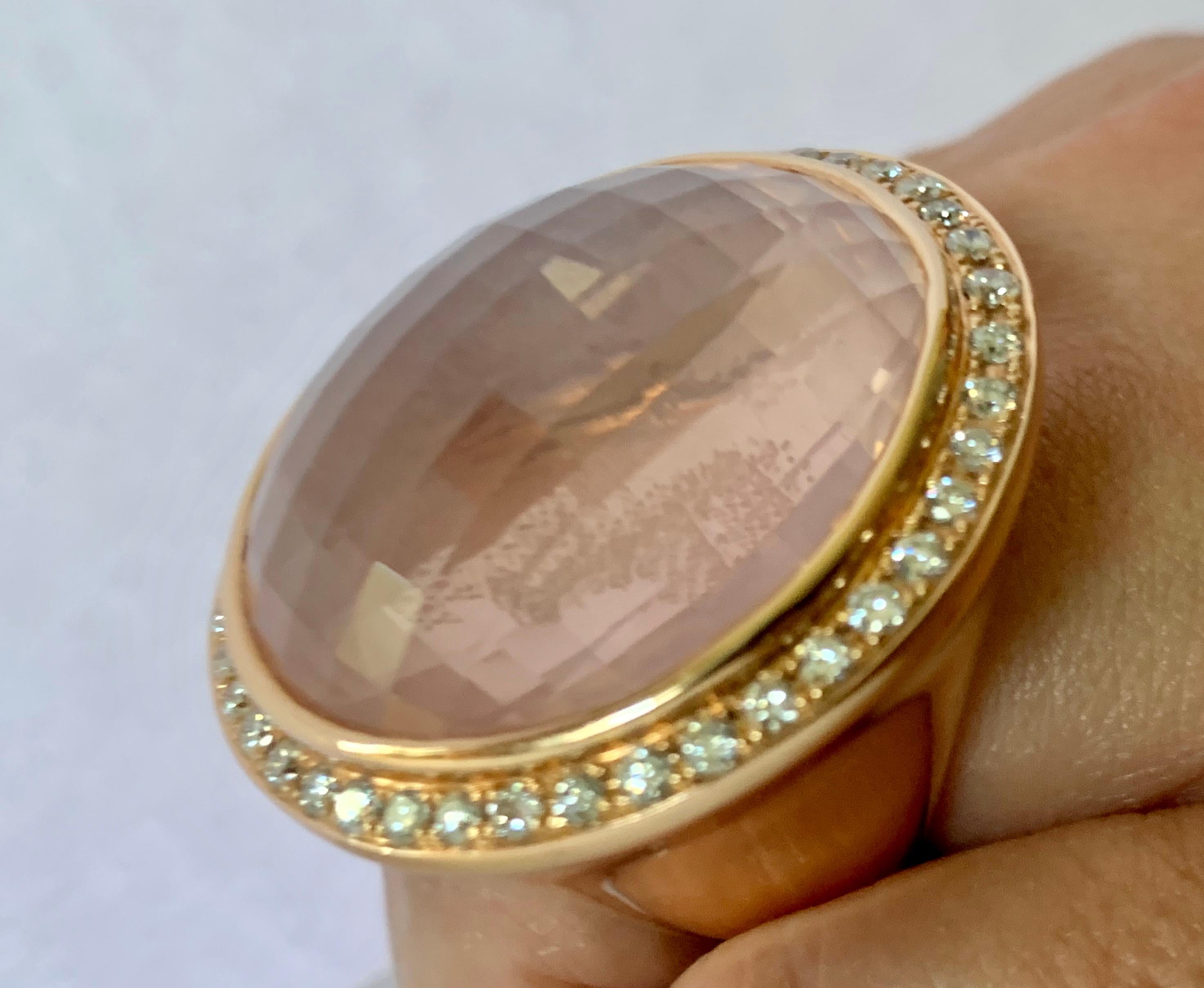 Huge Cocktail Ring 18 Karat Rose Gold with Rose Quartz and Diamonds In Good Condition For Sale In Zurich, Zollstrasse