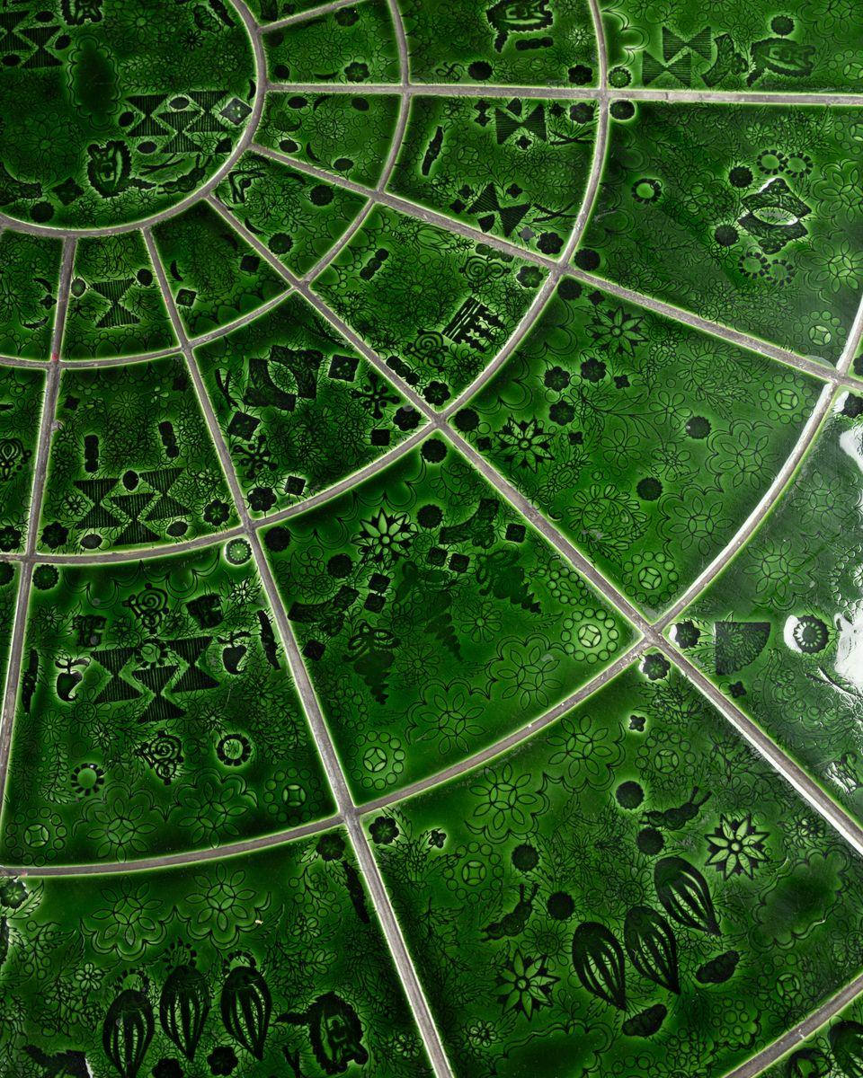 Huge and unique coffee table with special green ceramic colour  attributed to Bjorn Wiinblad from the late 20th  century. 