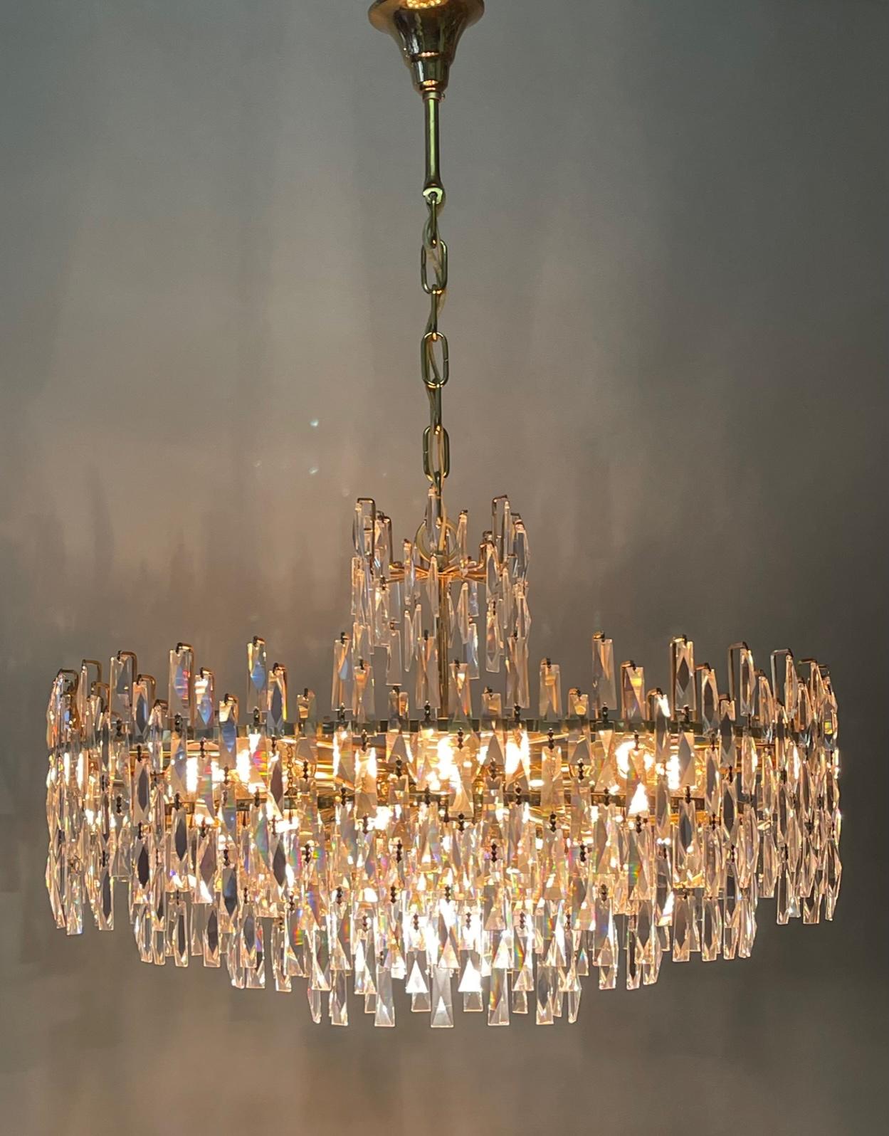 Huge Crystal and Gilt Brass Chandelier by Palwa, circa 1960s For Sale 5