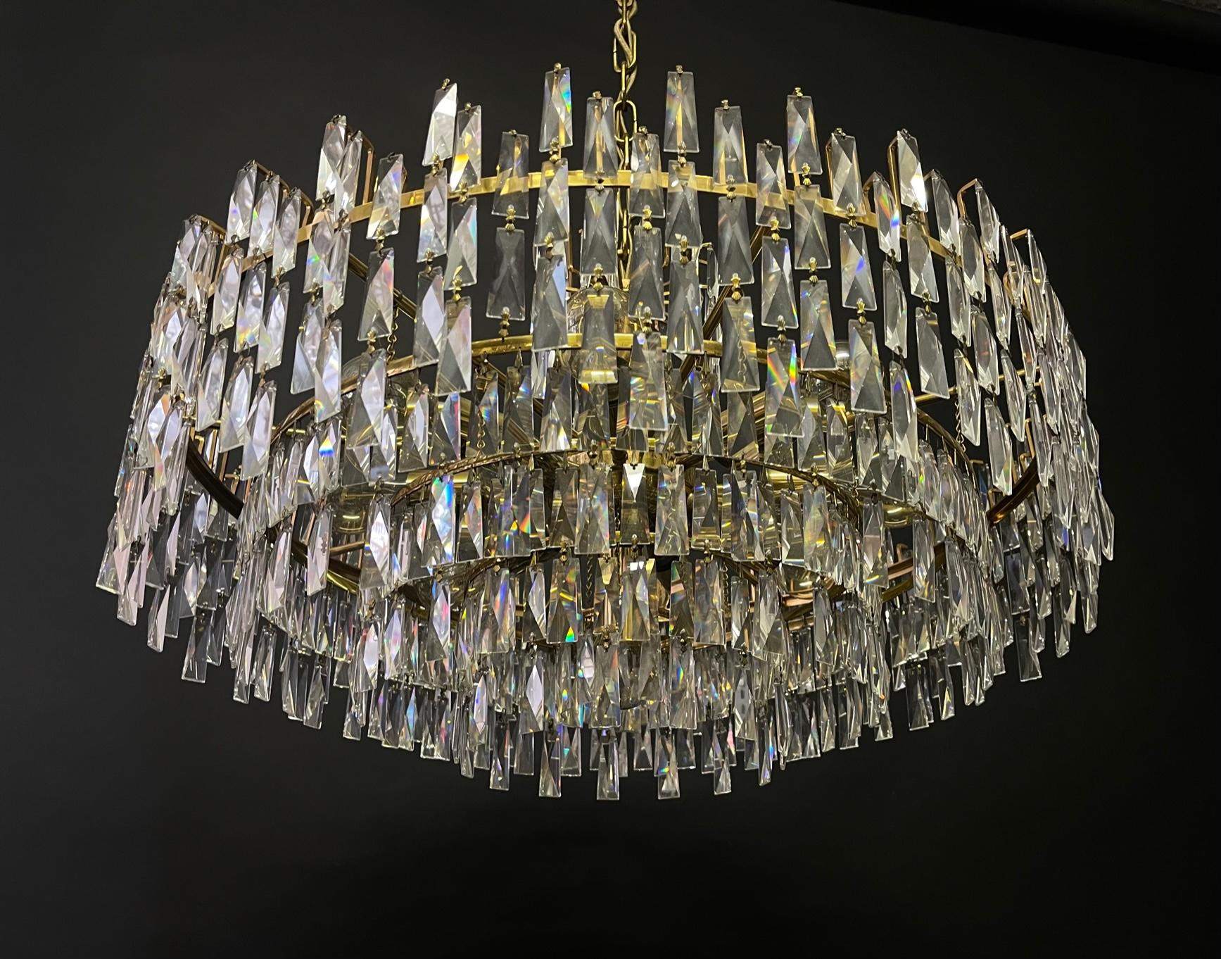 Huge Crystal and Gilt Brass Chandelier by Palwa, circa 1960s In Excellent Condition For Sale In Wiesbaden, Hessen