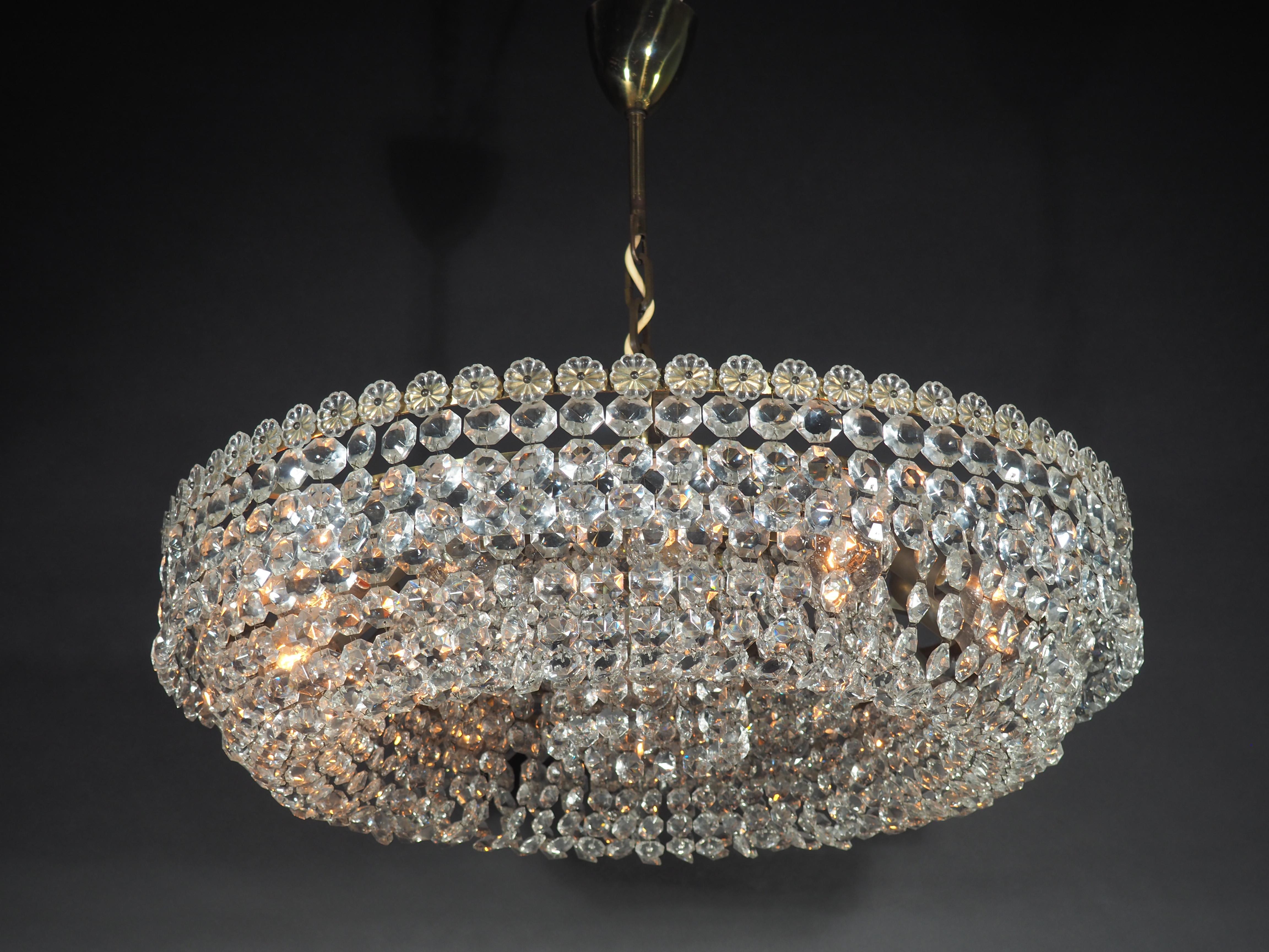 Mid-Century Modern Huge Crystal Art Deco Chandelier by Bakalowits or Lobmeyr, Austria, circa 1940s