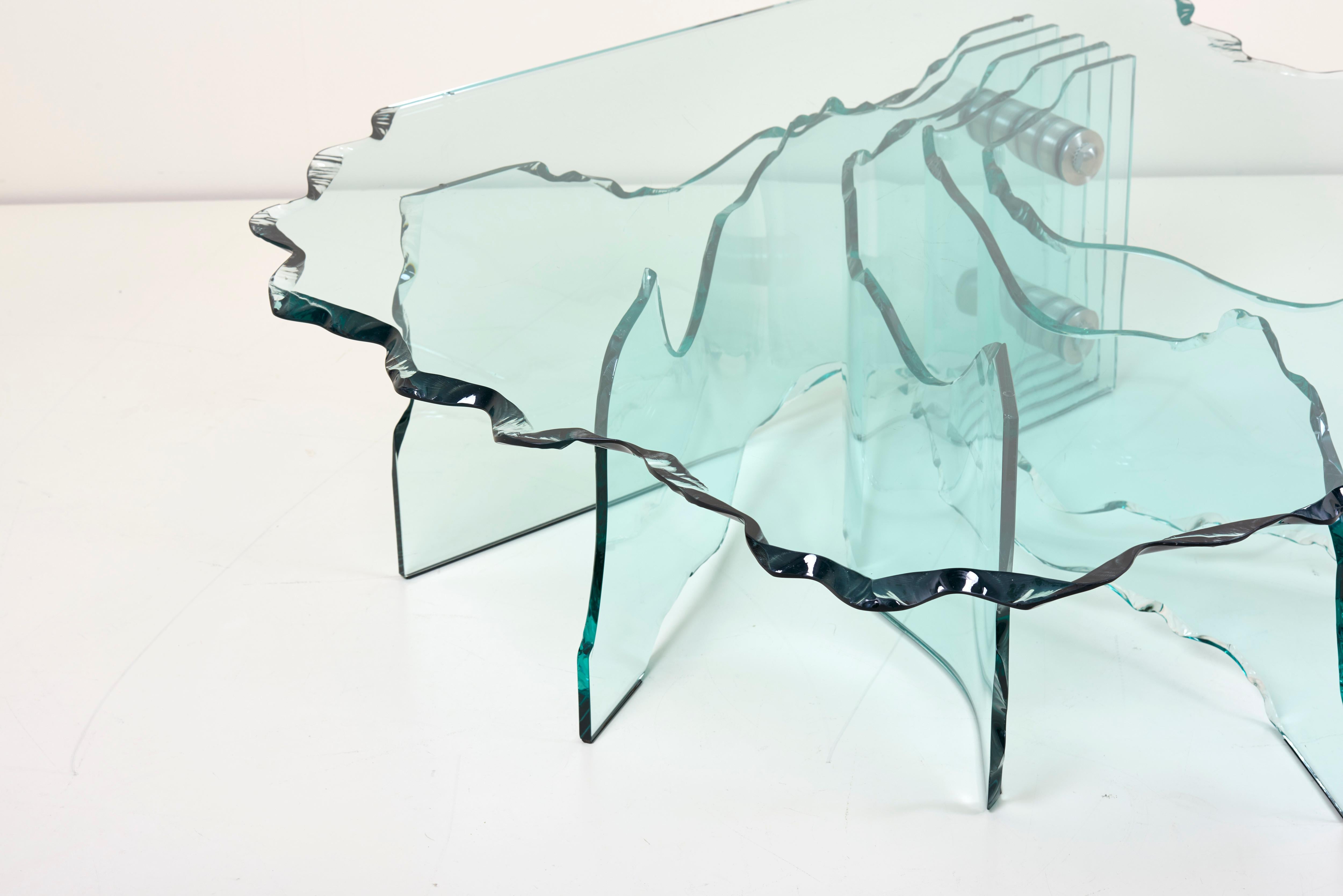 Großer Couchtisch aus geschliffenem Kristallglas mit Muscheln von Danny Lane für Fiam im Zustand „Gut“ im Angebot in Berlin, BE