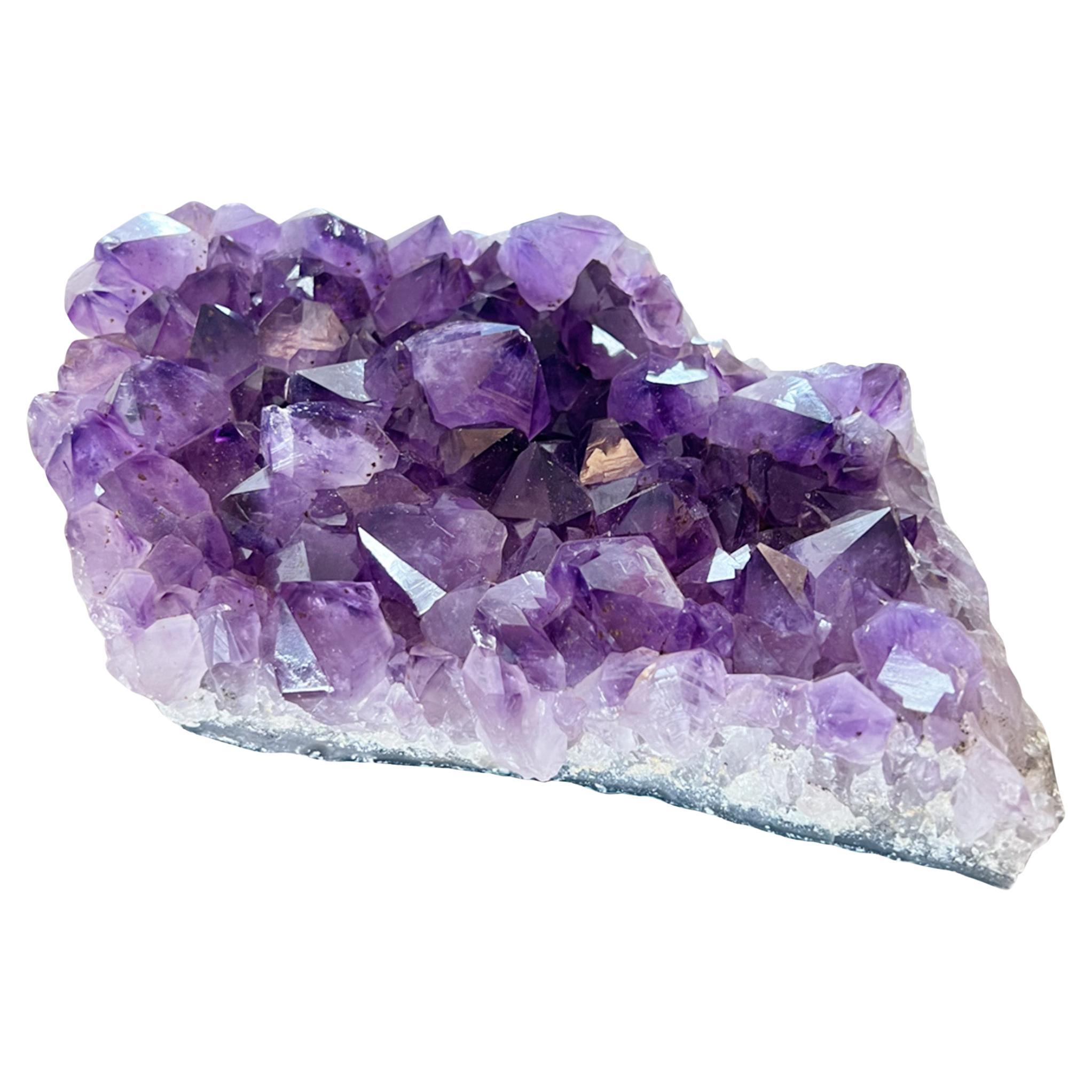 Enorme Pieza Decorativa de Amatista Morada con Cristales Más Grandes en venta