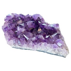 Enorme Pieza Decorativa de Amatista Morada con Cristales Más Grandes