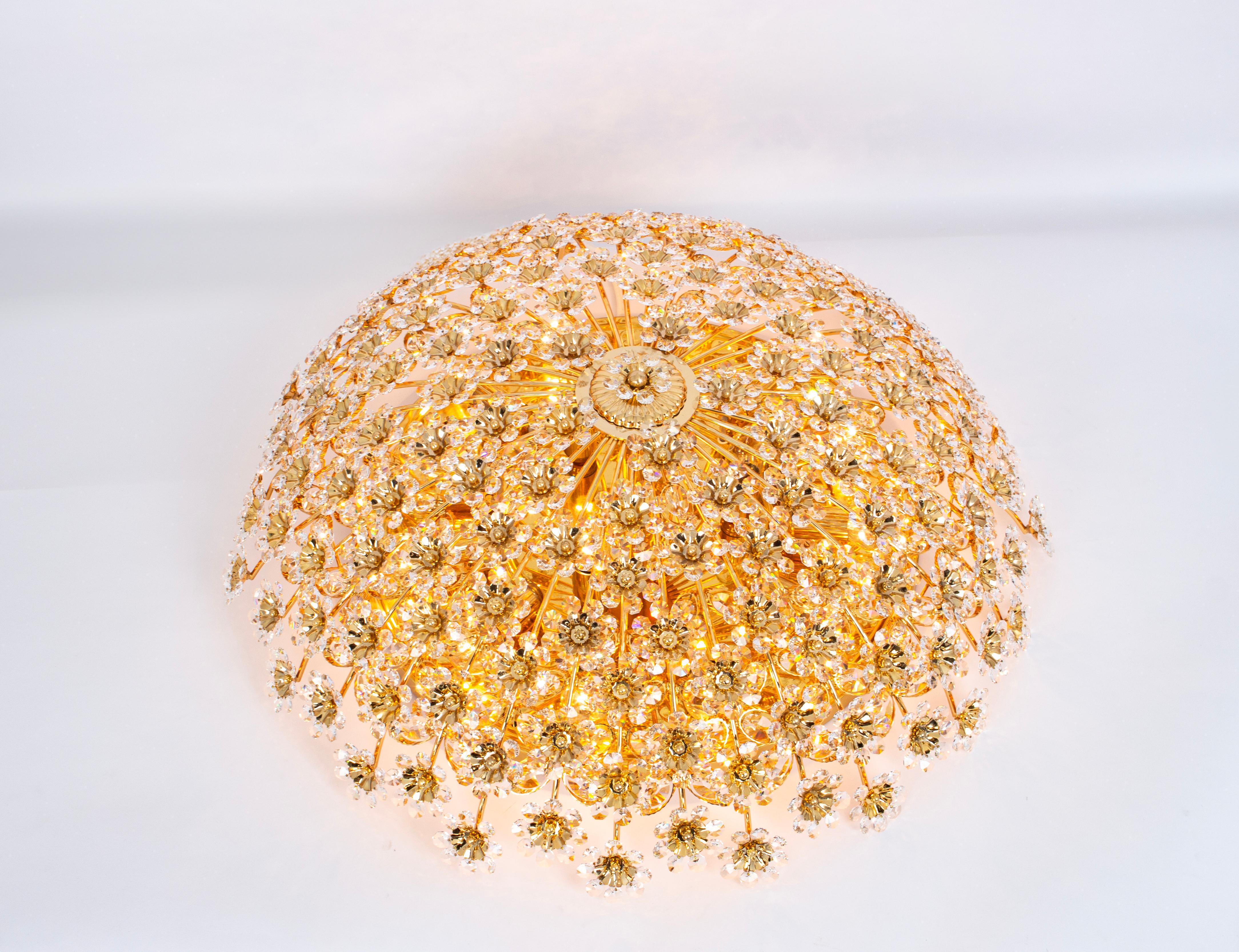 Riesige zarte Blumenhalterung aus vergoldetem Messing und geschliffenem Glas von Palwa, Deutschland, 1970er Jahre im Angebot 6