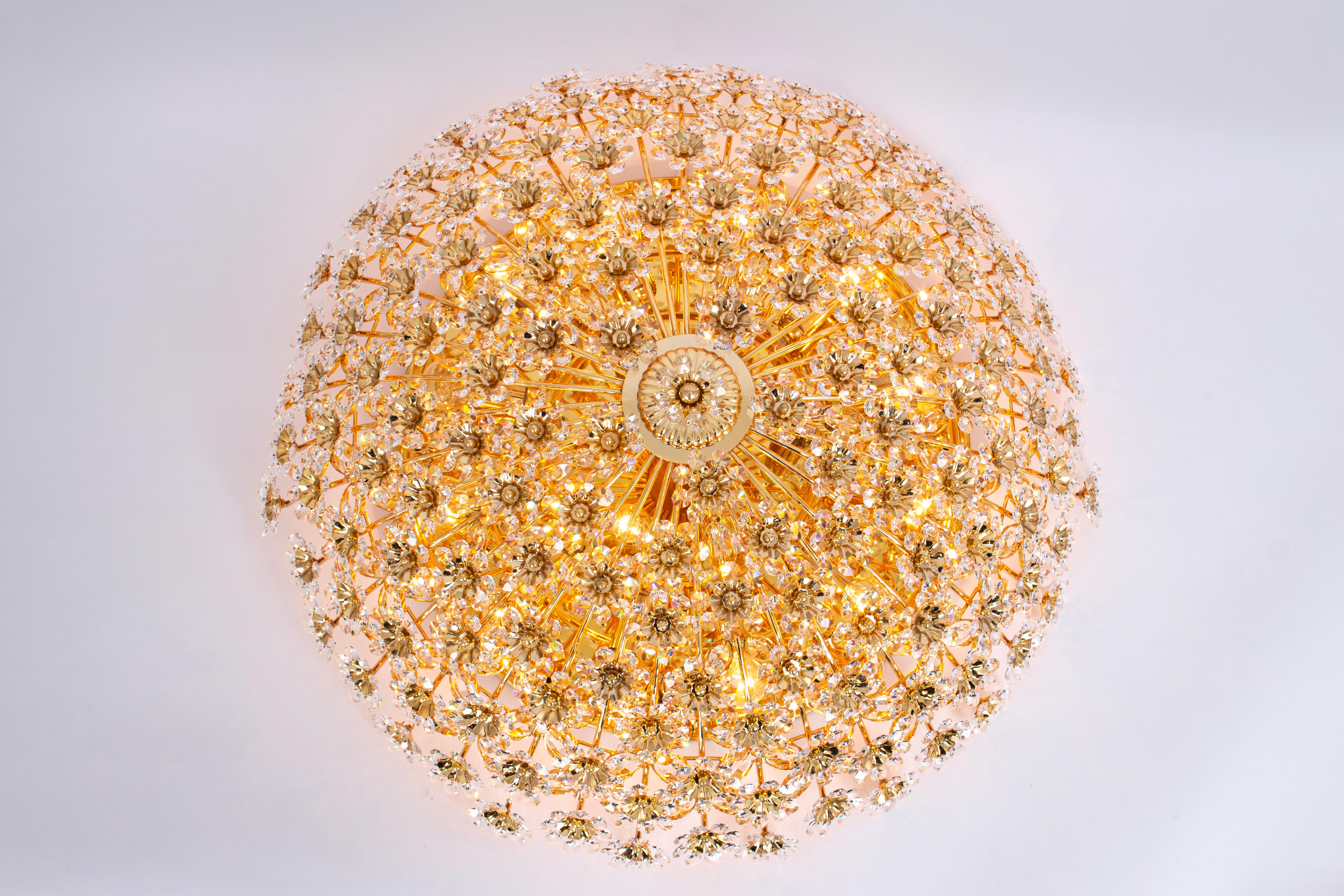 Riesige zarte Blumenhalterung aus vergoldetem Messing und geschliffenem Glas von Palwa, Deutschland, 1970er Jahre im Angebot 7