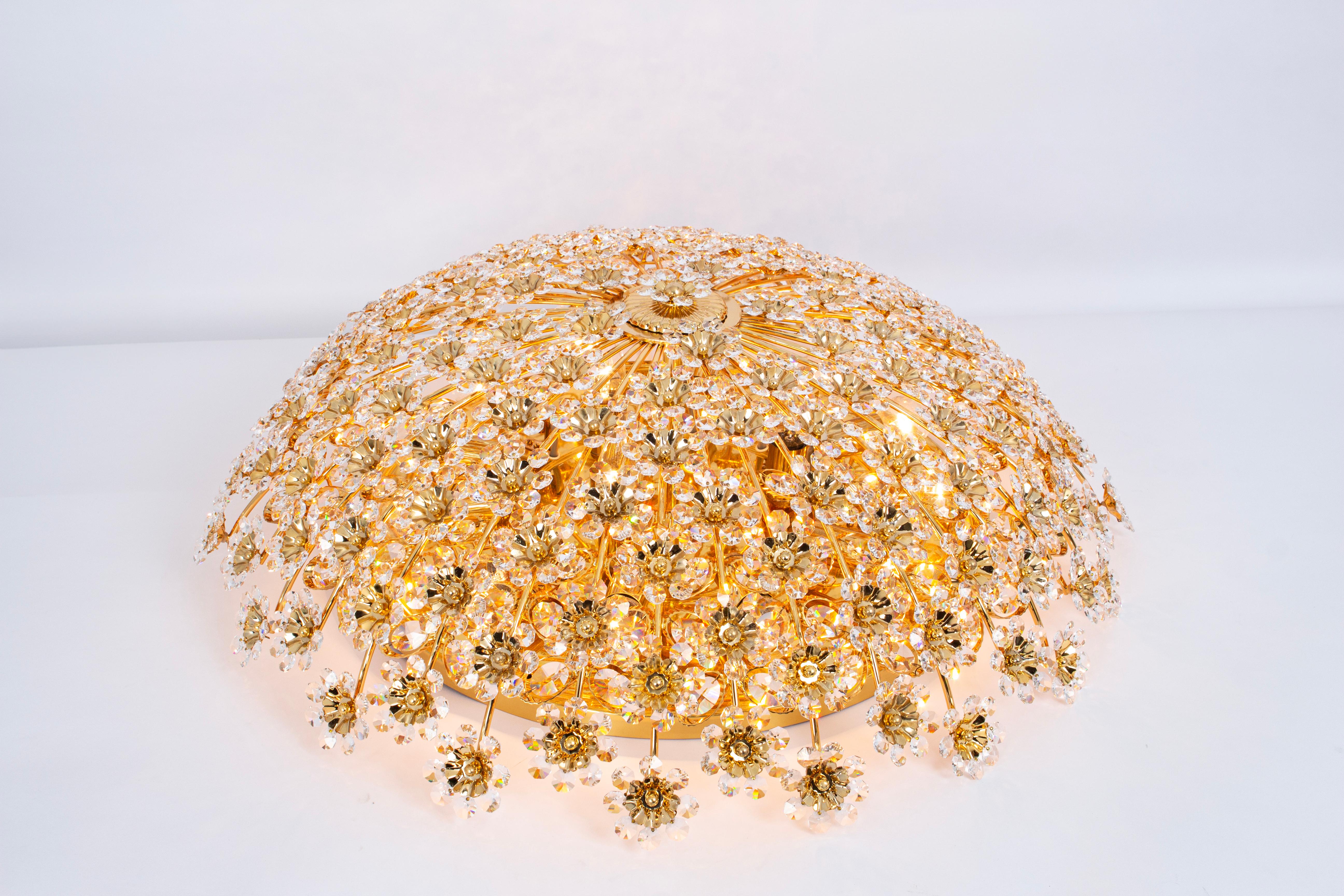 Riesige zarte Blumenhalterung aus vergoldetem Messing und geschliffenem Glas von Palwa, Deutschland, 1970er Jahre im Angebot 2