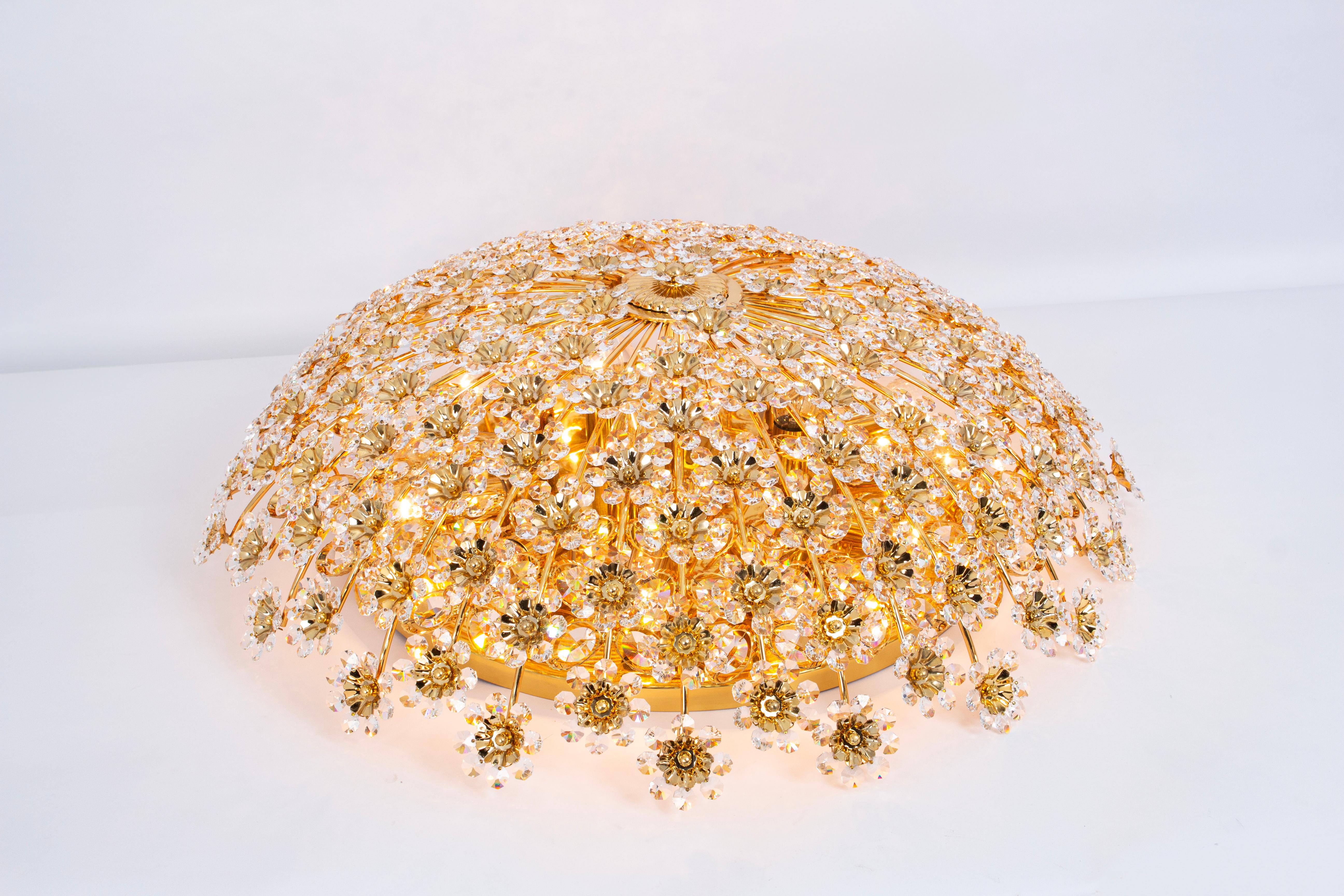 Riesige zarte Blumenhalterung aus vergoldetem Messing und geschliffenem Glas von Palwa, Deutschland, 1970er Jahre im Angebot 4