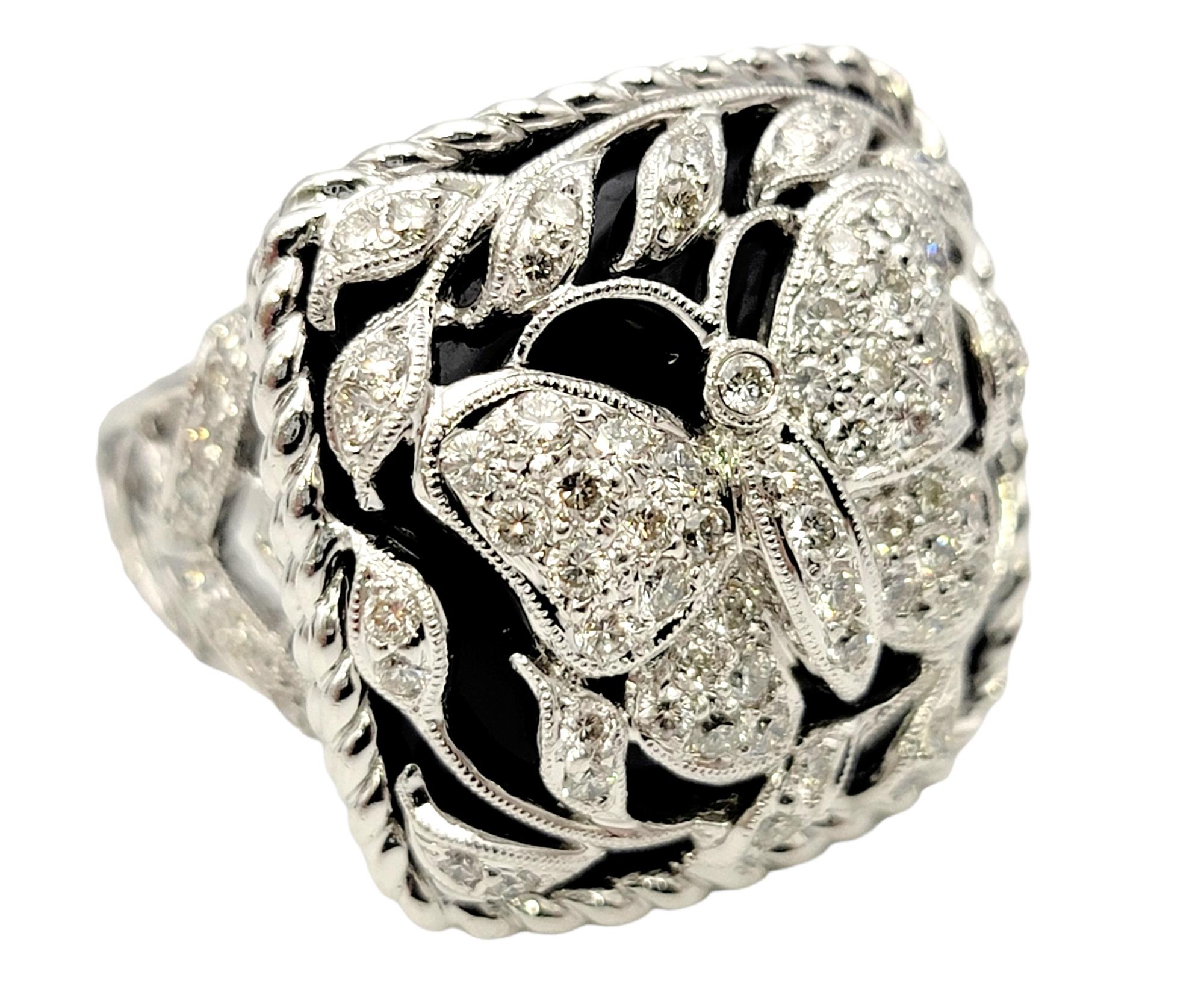 Großer Diamant und schwarzer Onyx Schmetterlingsmotiv Quadratischer Statement-Ring 18 Karat Gold (Zeitgenössisch) im Angebot